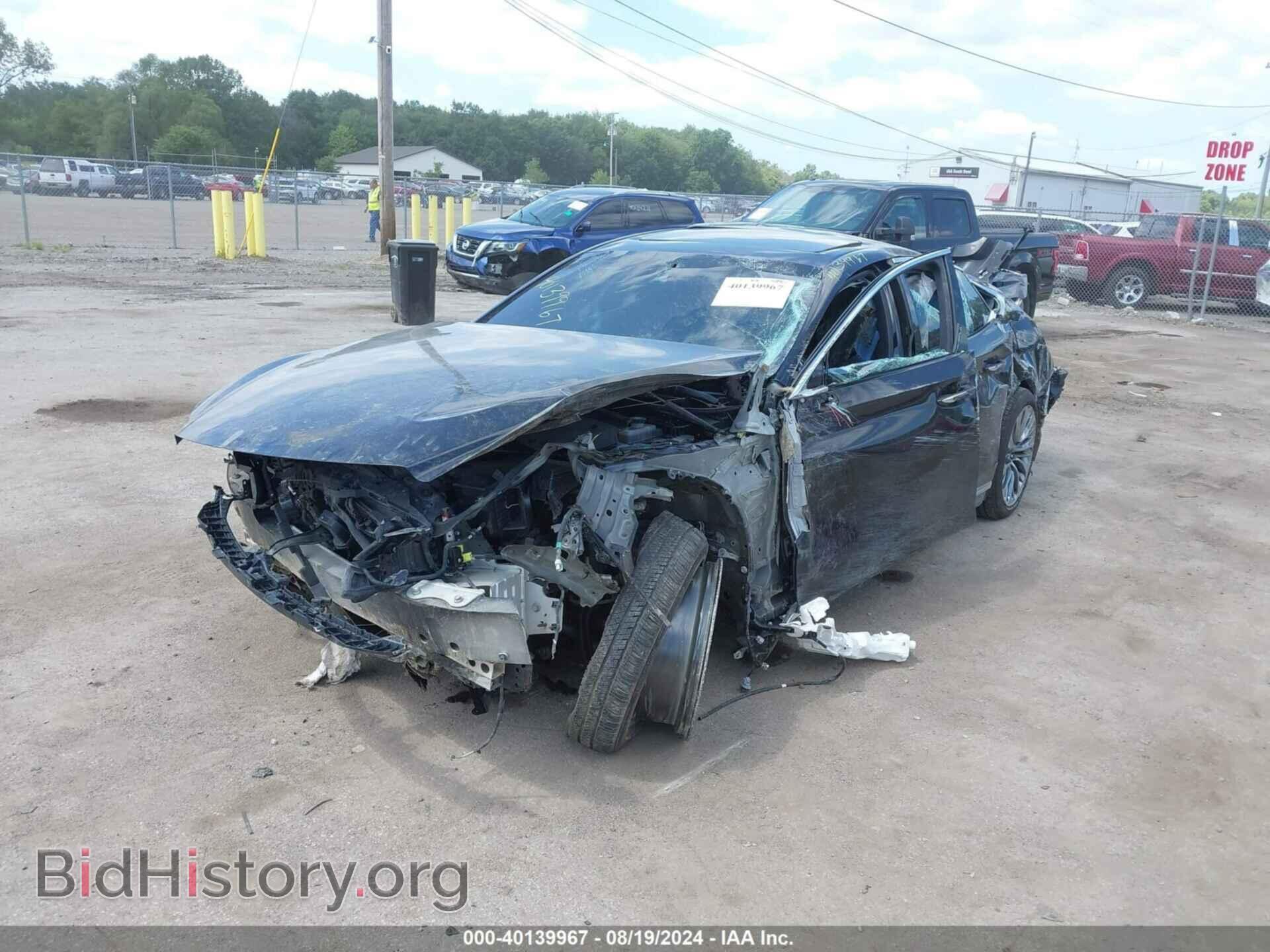 2019 LEXUS LS 500 - VIN: JTHC51FF0K5006238 - Photo 2