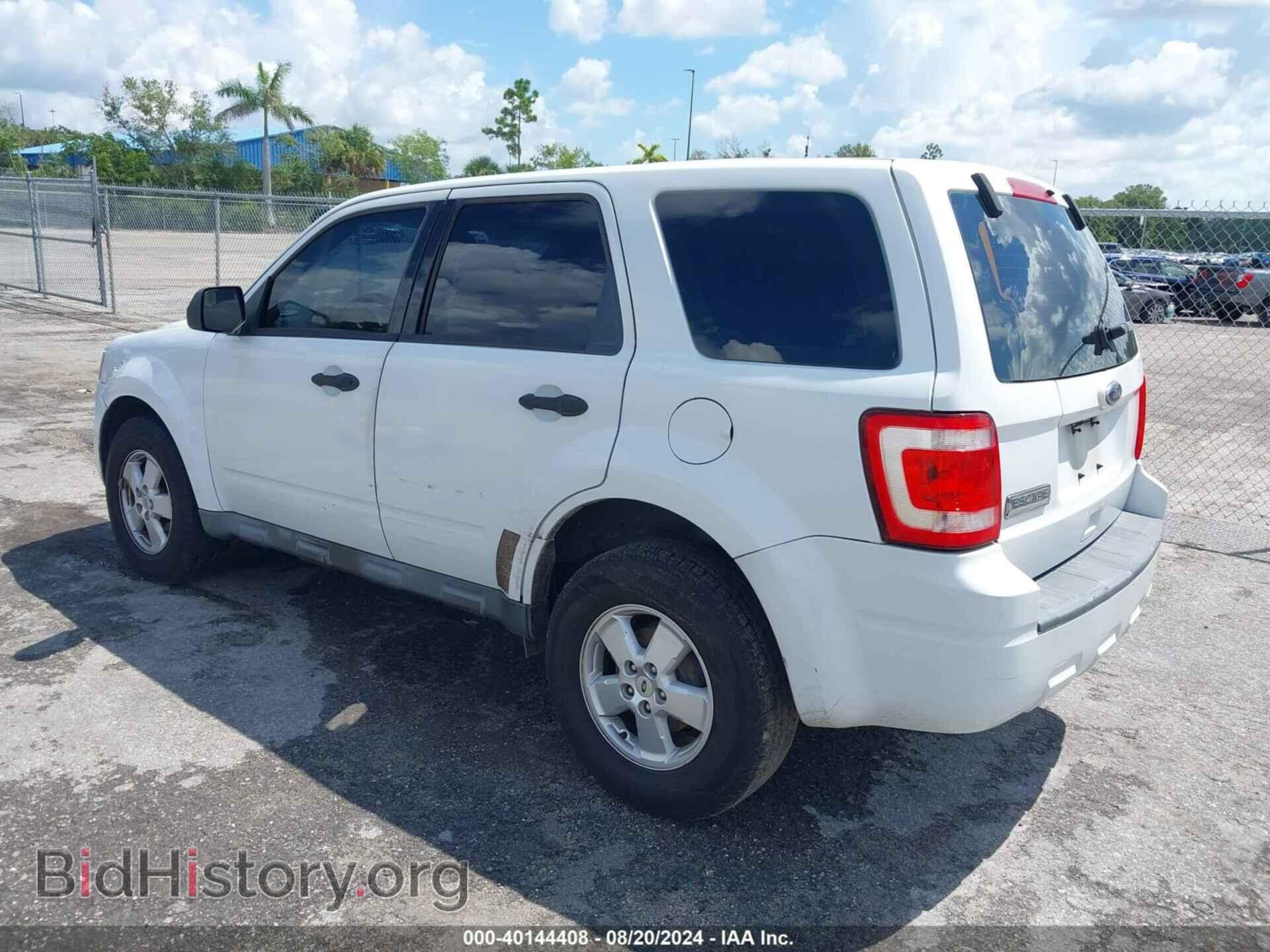 2010 FORD ESCAPE - VIN: 1FMCU0C73AKB03554 - Фото 3