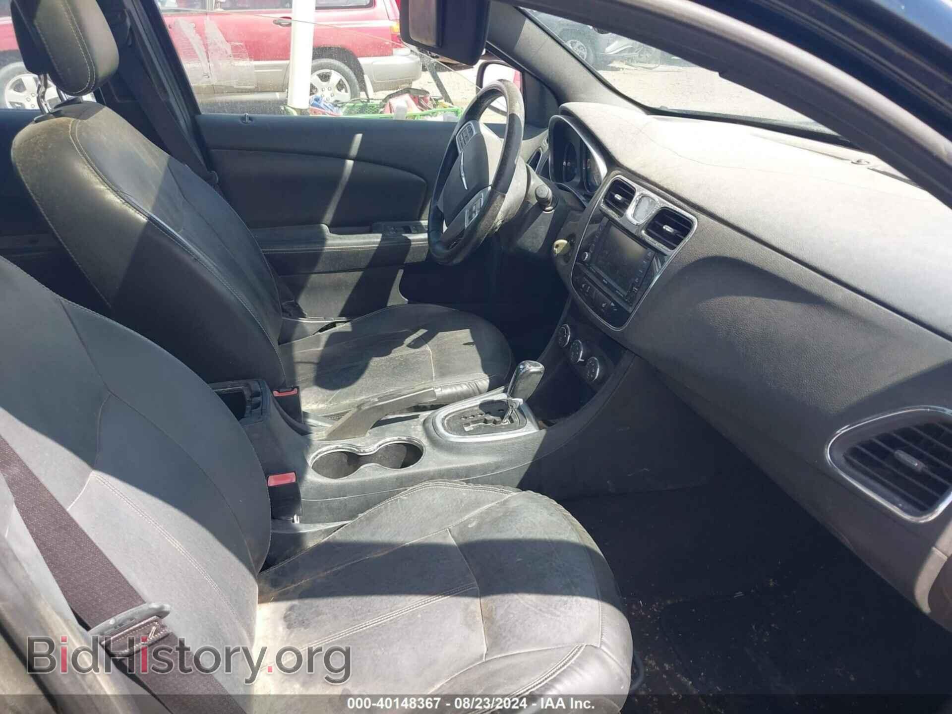 2011 CHRYSLER 200 - VIN: 1C3BC2FG3BN575462 - Фото 5