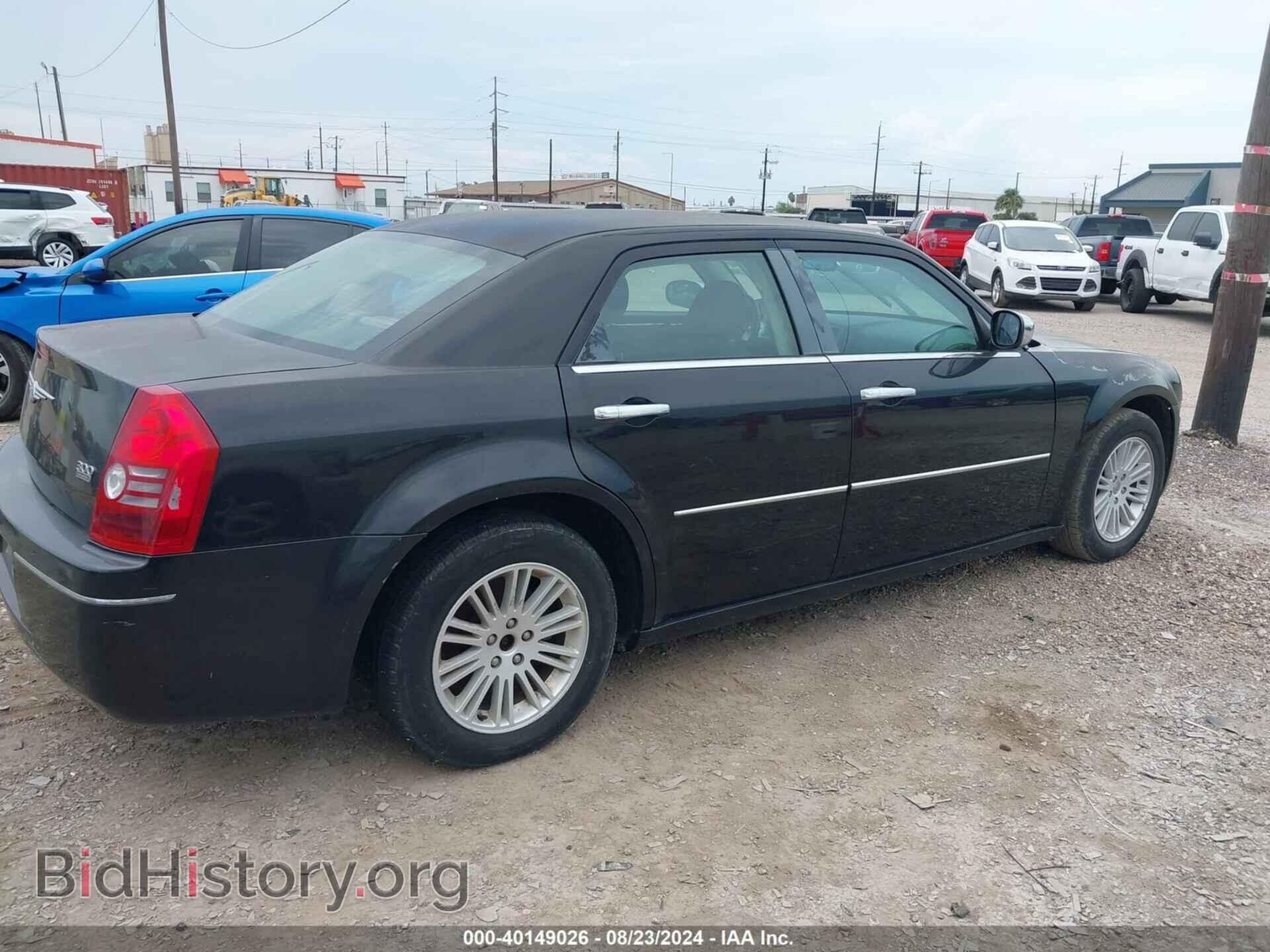 2010 CHRYSLER 300 - VIN: 2C3CA4CD0AH198788 - Фото 4