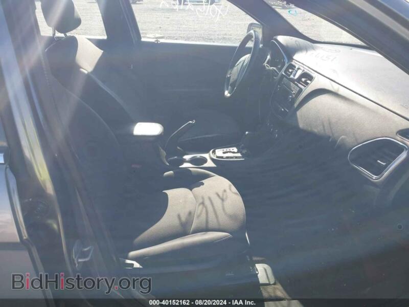 2013 Chrysler 200 (VIN 1C3CCBBB4DN700258) — photo 5 of 10