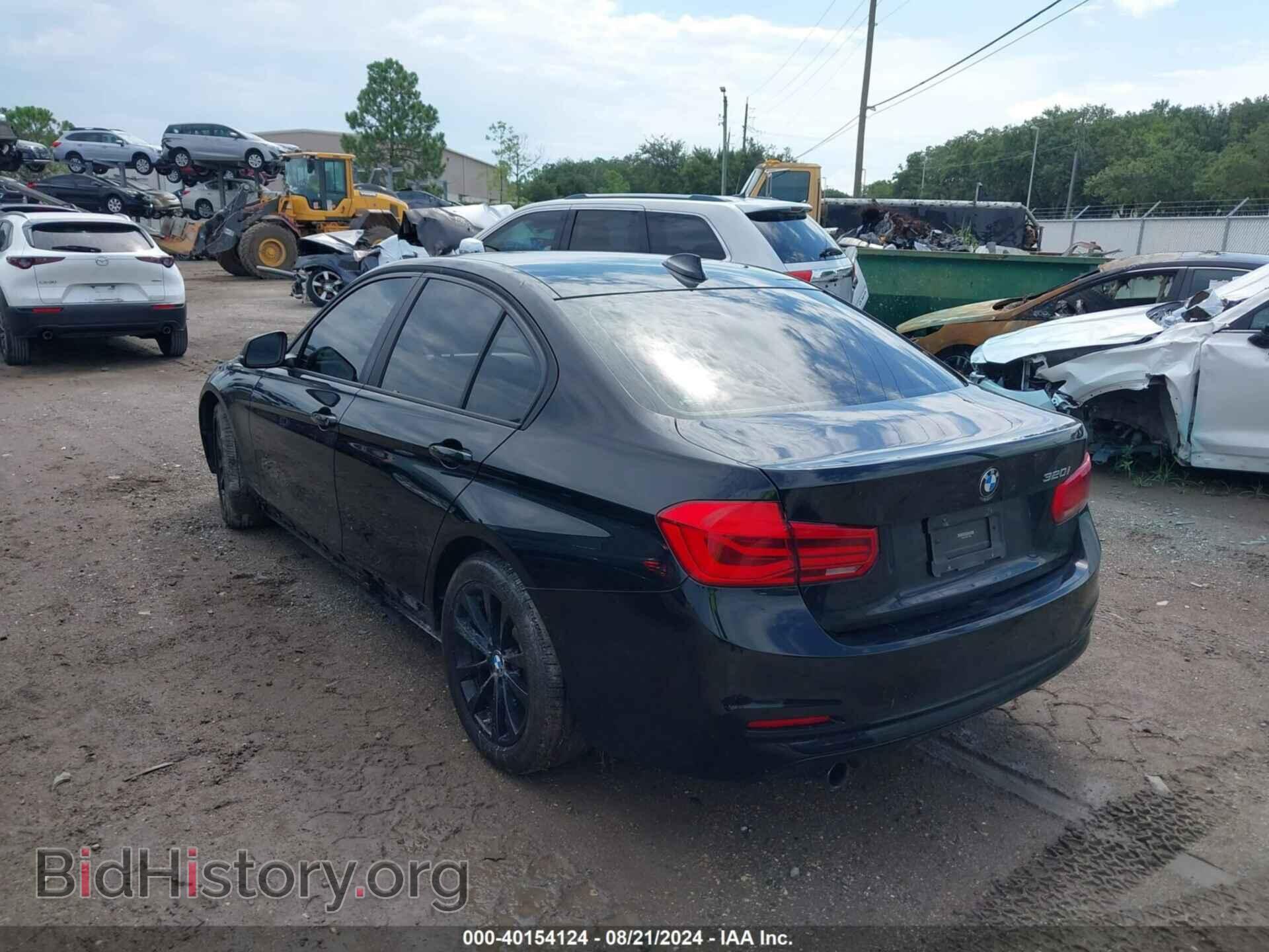 2016 BMW 320I - VIN: WBA8A9C58GK616066 - Фото 3
