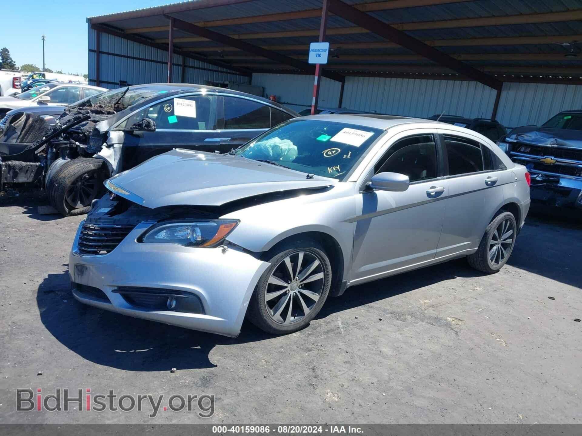 2013 CHRYSLER 200 - VIN: 1C3CCBBG3DN723994 - Фото 2