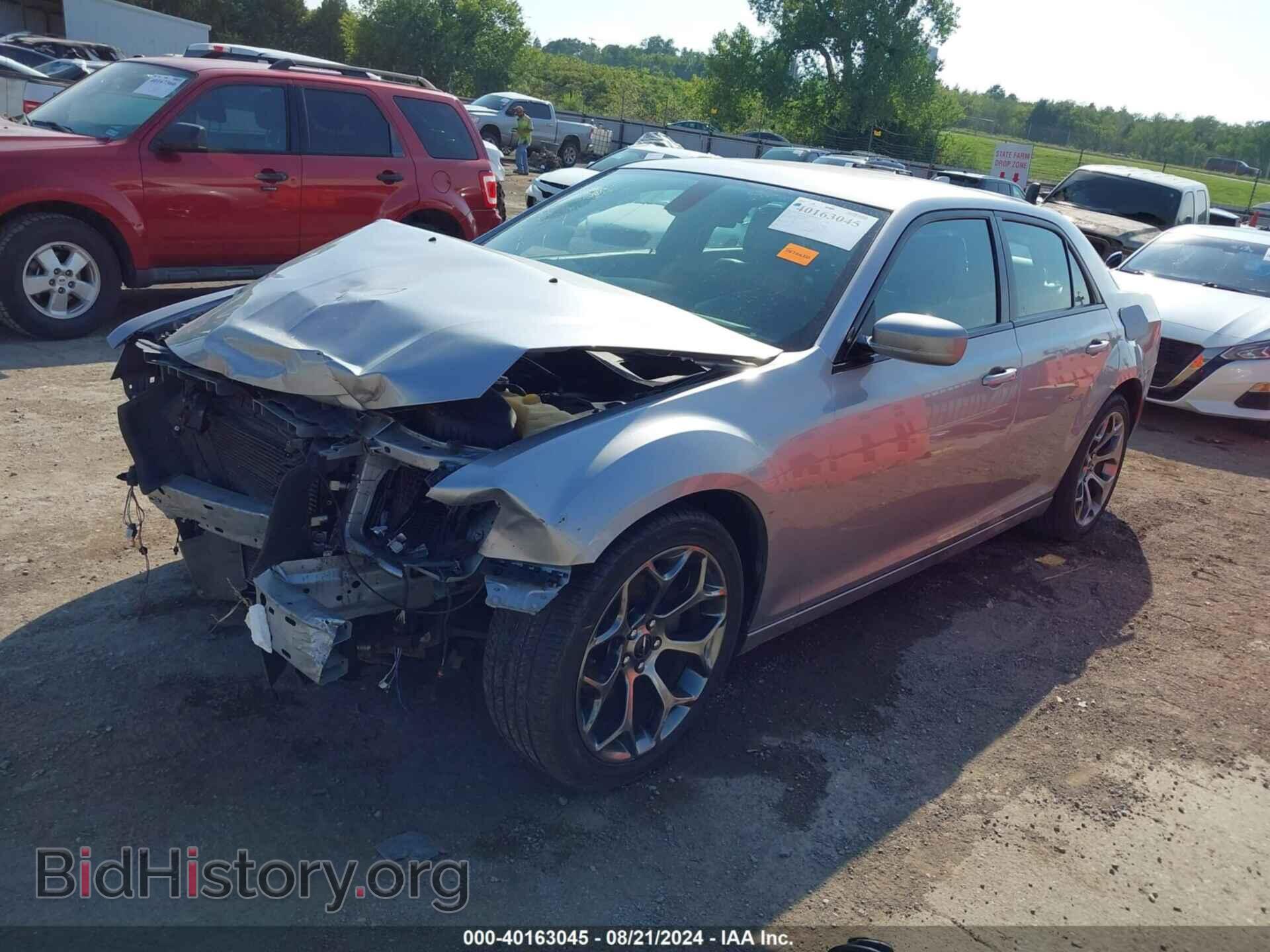 2018 CHRYSLER 300 - VIN: 2C3CCABG7JH213971 - Фото 2