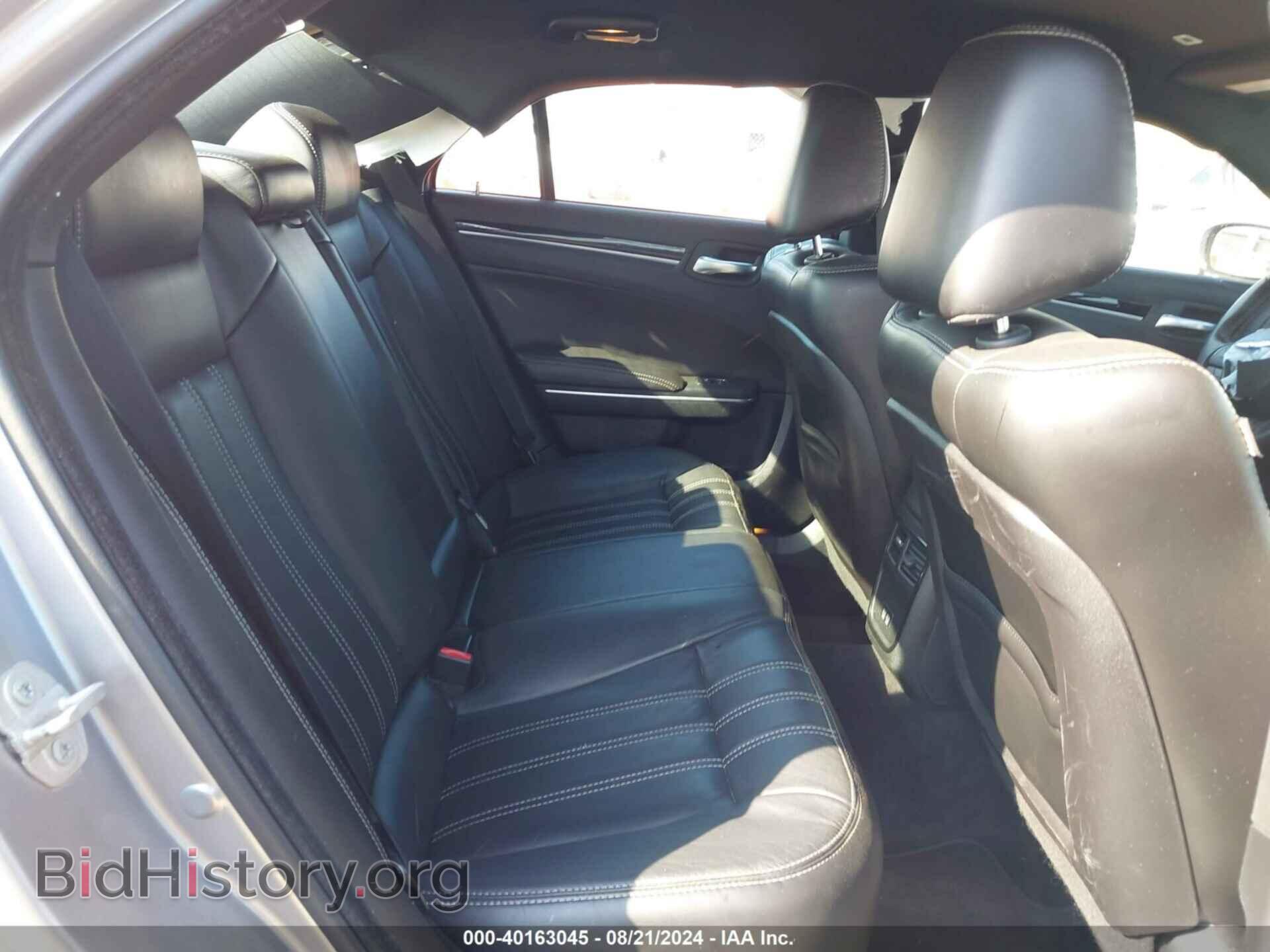 2018 CHRYSLER 300 - VIN: 2C3CCABG7JH213971 - Фото 8