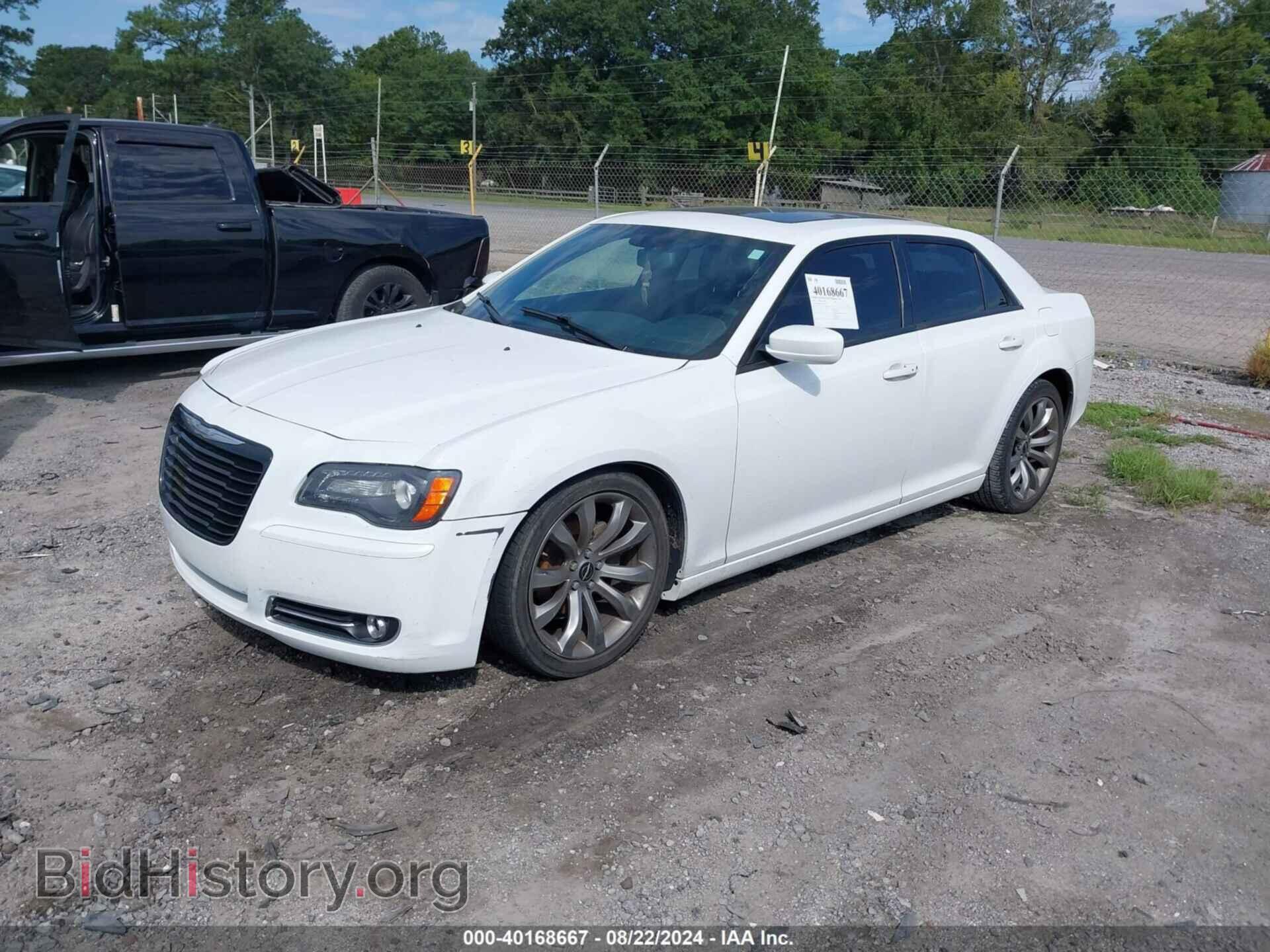 2014 CHRYSLER 300 - VIN: 2C3CCABG3EH361203 - Фото 2