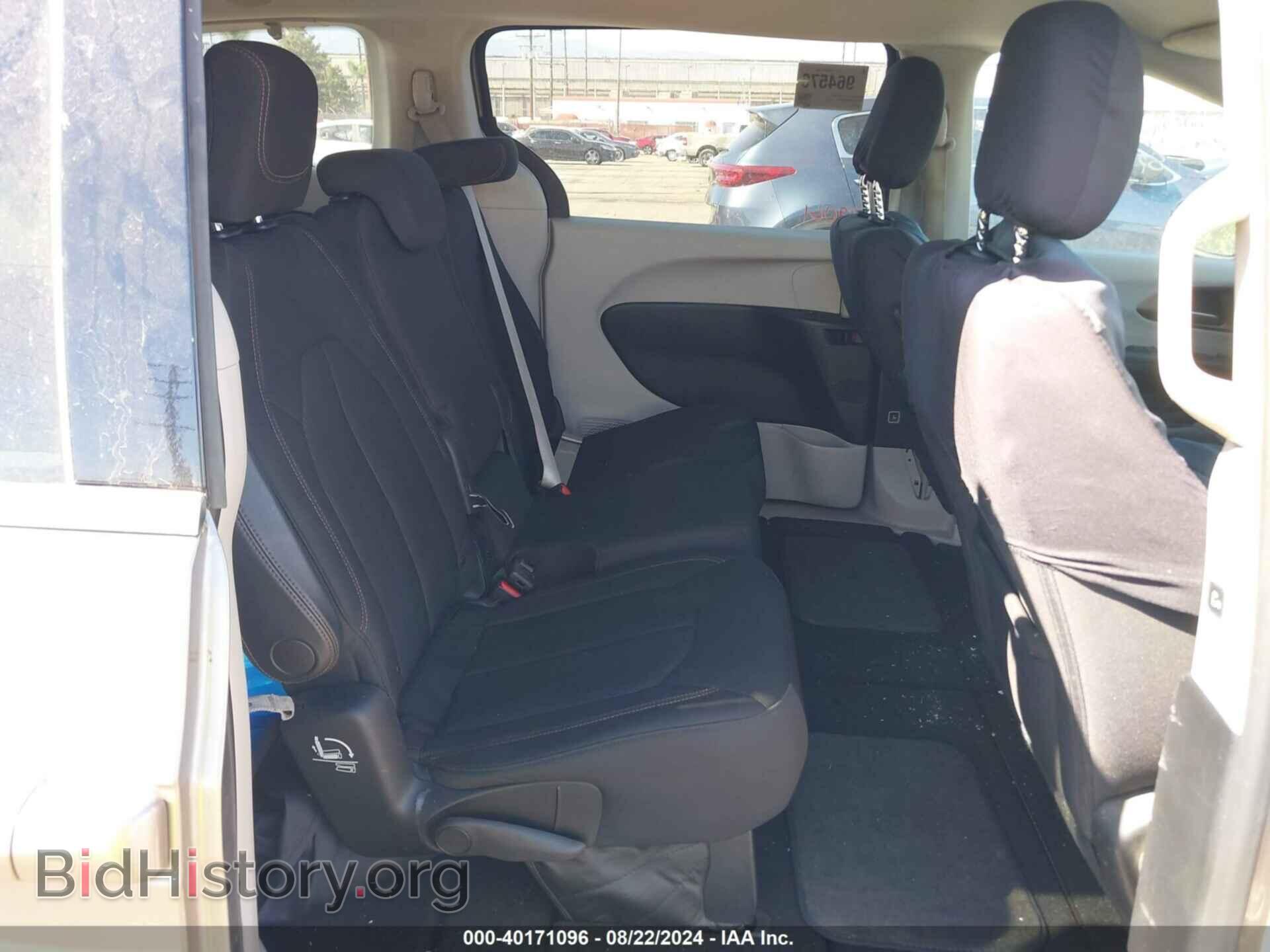 2017 CHRYSLER PACIFICA - VIN: 2C4RC1DGXHR609061 - Photo 8