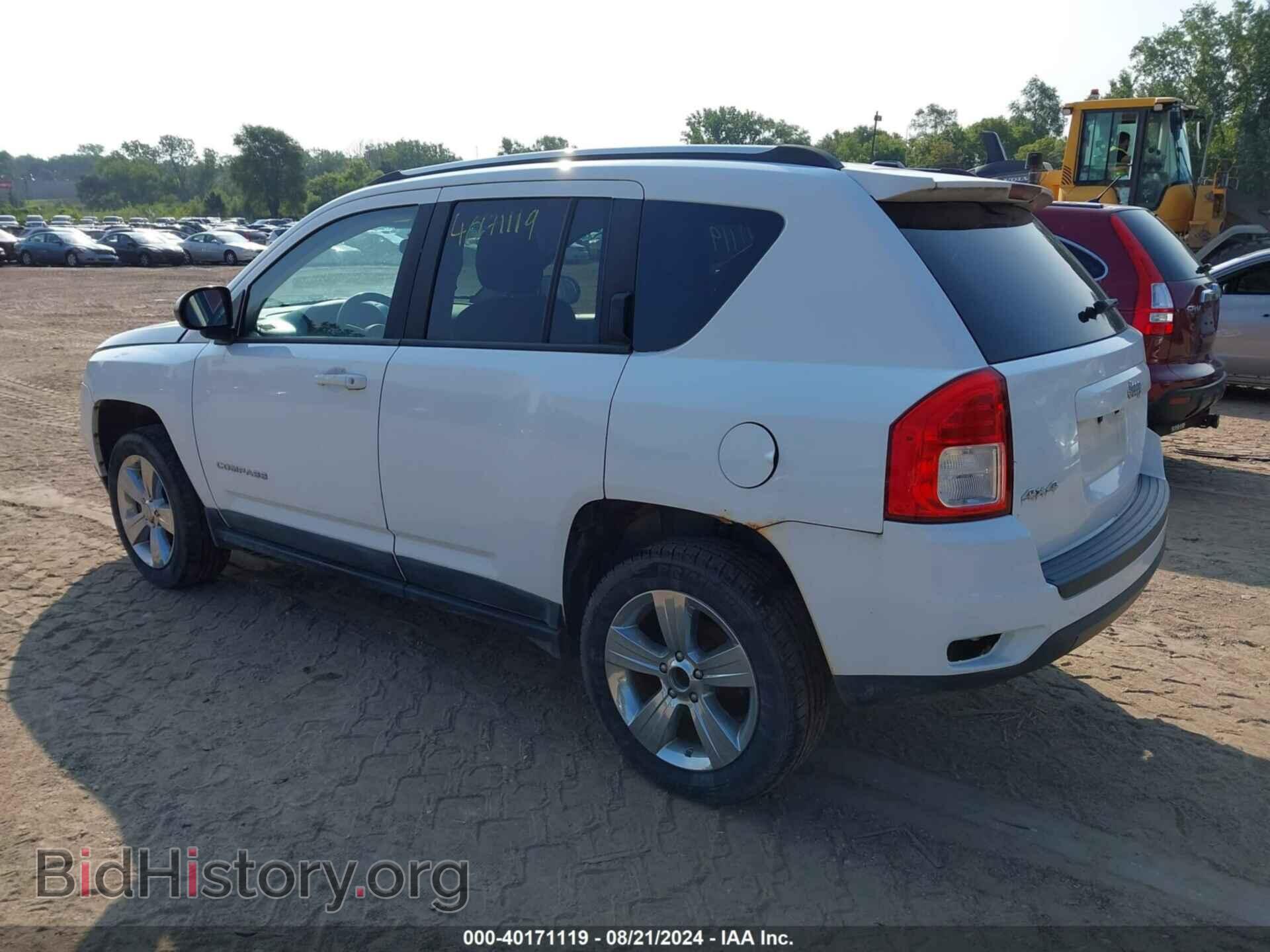 2011 JEEP COMPASS - VIN: 1J4NF1FB6BD210983 - Photo 3