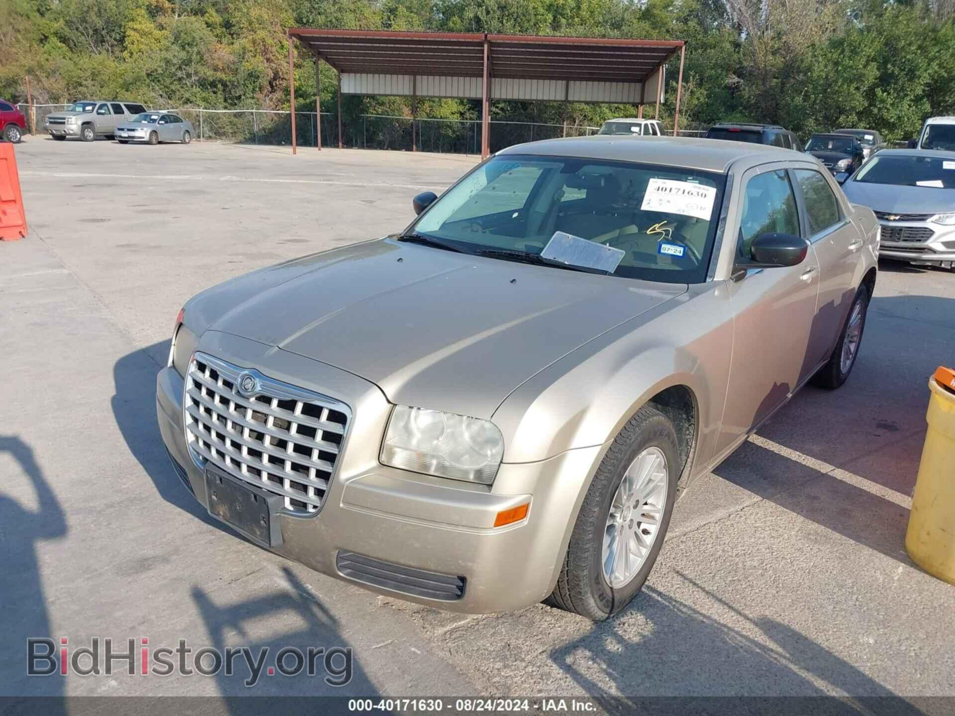2009 CHRYSLER 300 - VIN: 2C3KA43D69H506747 - Фото 2