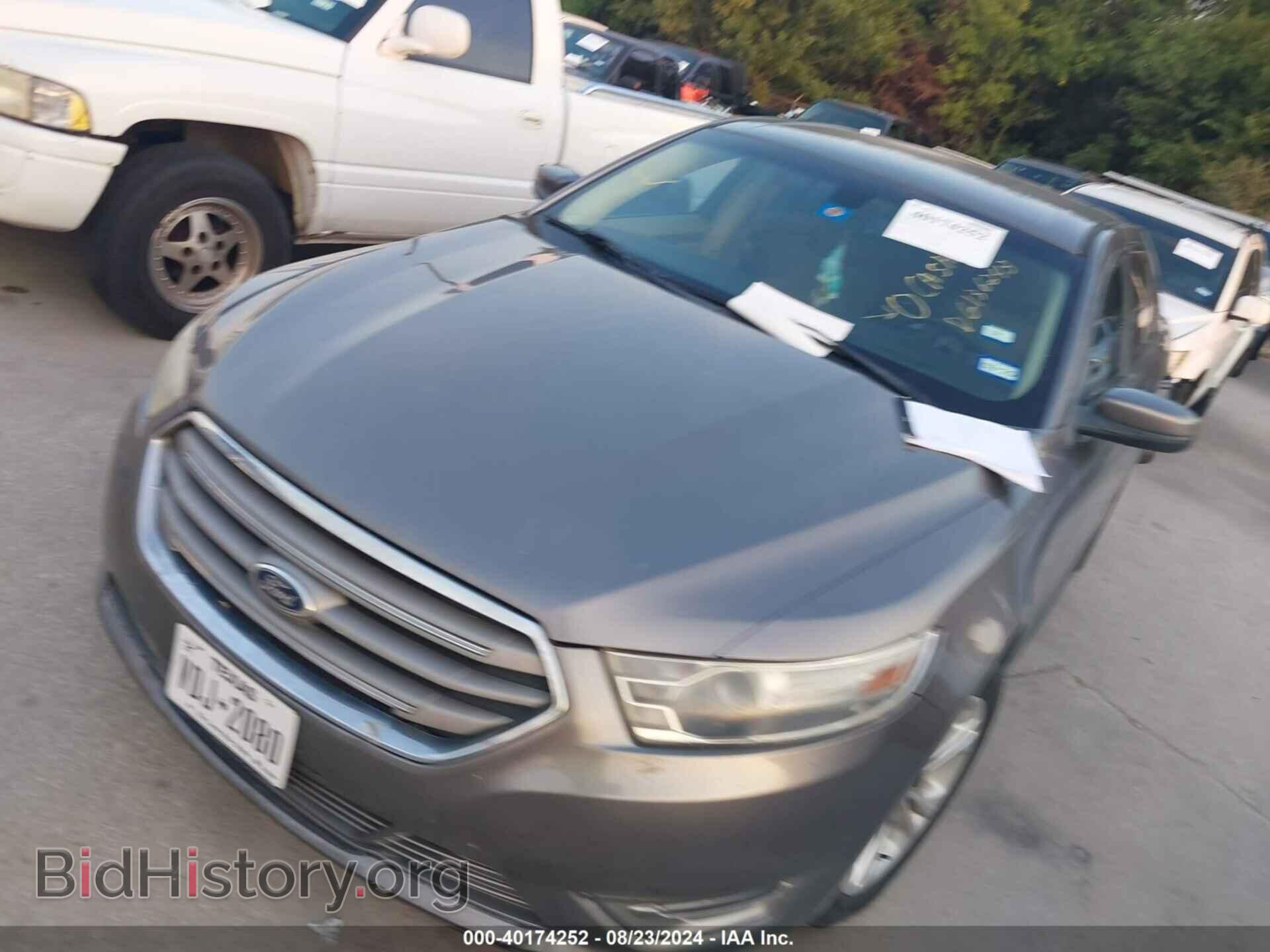 2013 FORD TAURUS - VIN: 1FAHP2E88DG136243 - Фото 2