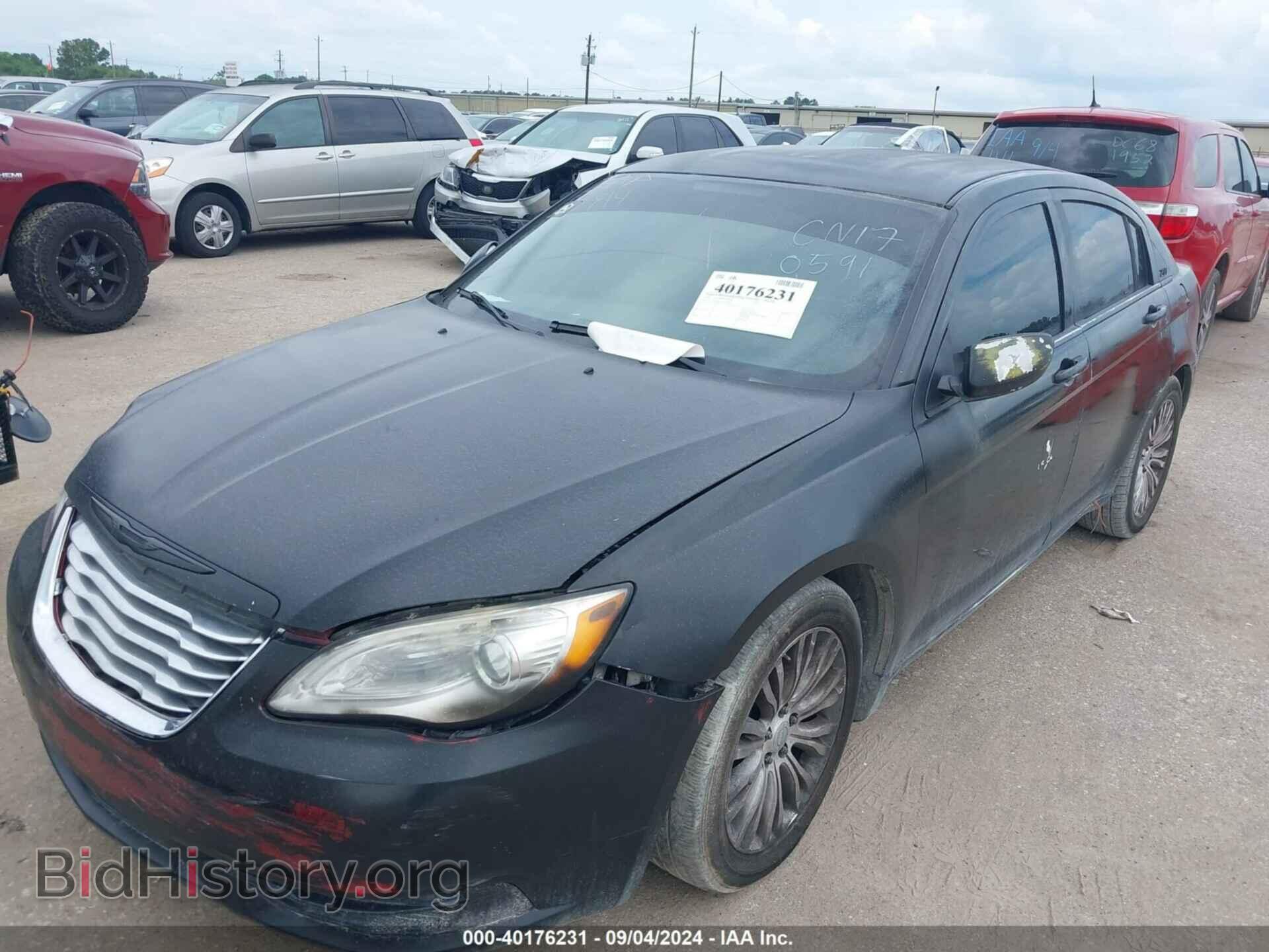 2012 CHRYSLER 200 - VIN: 1C3CCBAG9CN170591 - Фото 2