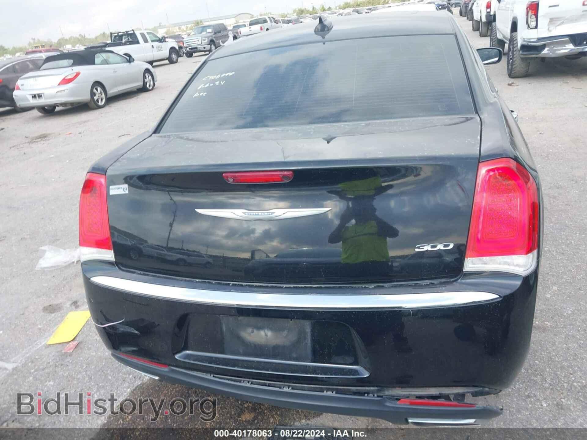 2018 CHRYSLER 300 - VIN: 2C3CCAEG4JH208058 - Фото 17