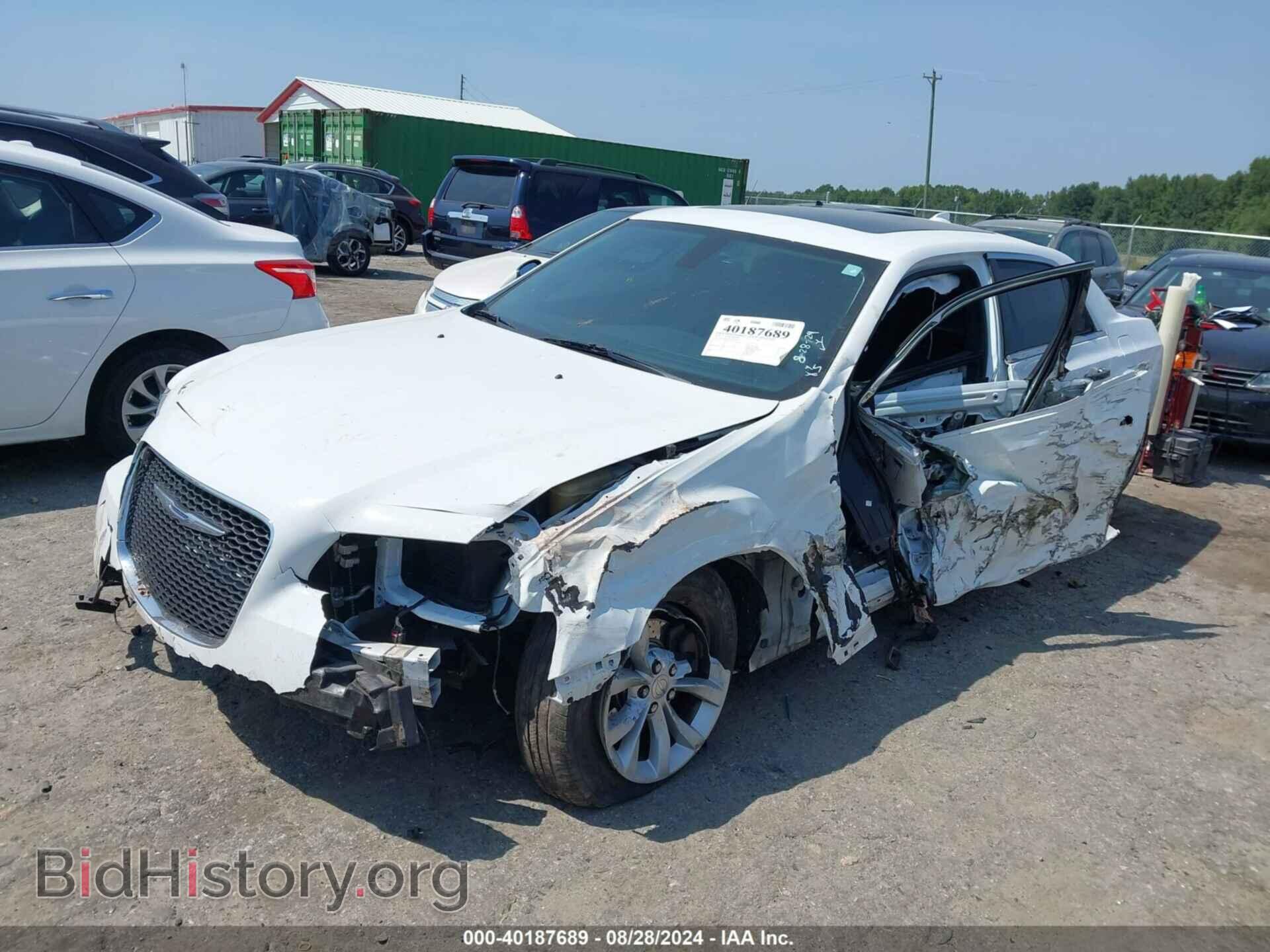 2016 CHRYSLER 300 - VIN: 2C3CCAAG4GH161497 - Фото 2