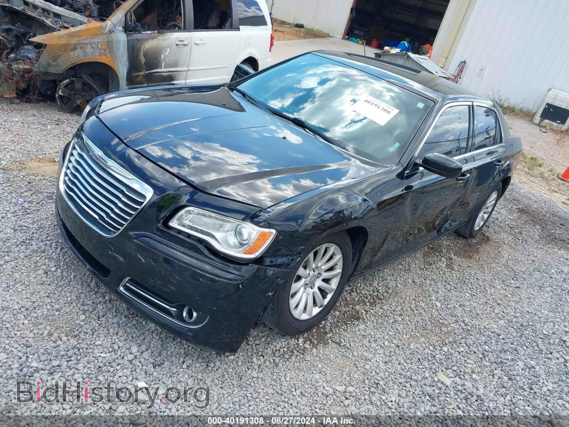 2014 CHRYSLER 300 - VIN: 2C3CCAAGXEH138514 - Фото 2