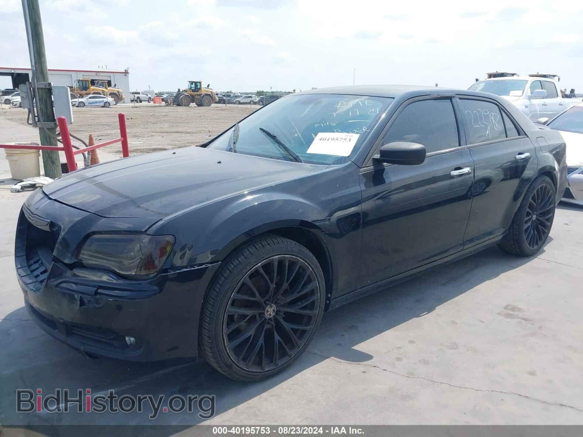 2011 CHRYSLER 300 - VIN: 2C3CA5CG3BH594196 - Фото 2