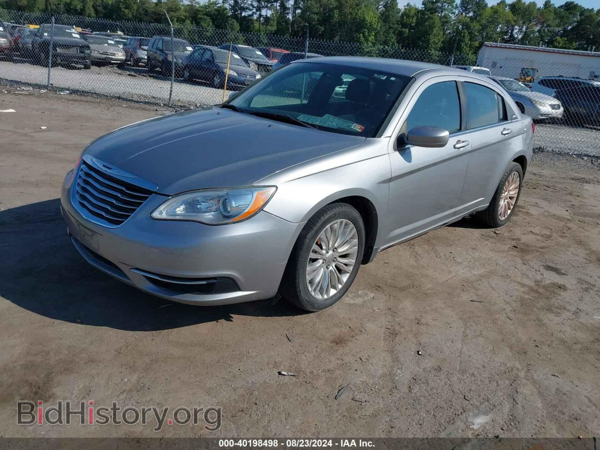 2013 CHRYSLER 200 - VIN: 1C3CCBAB6DN671153 - Фото 2