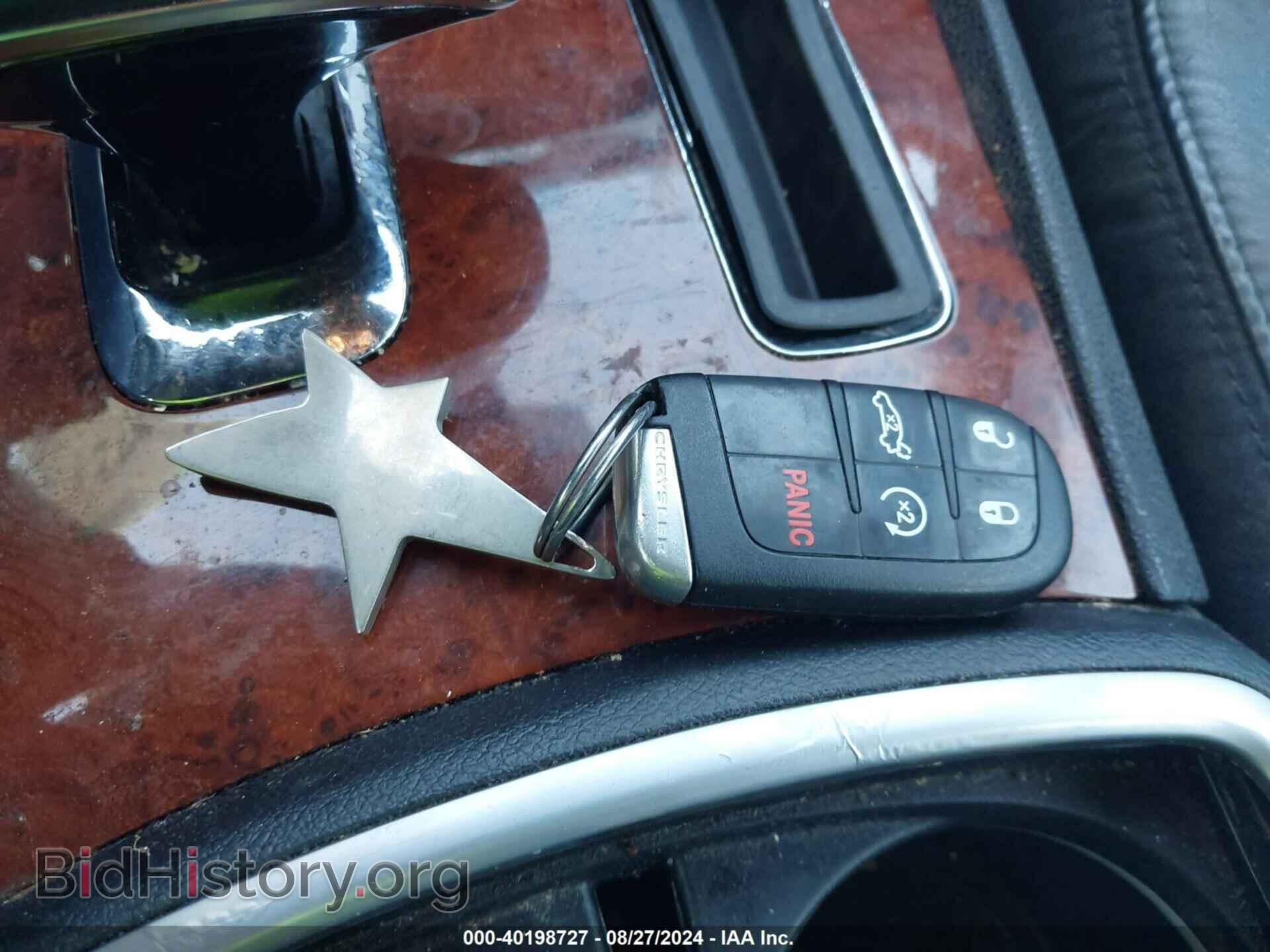 2012 CHRYSLER 300 - VIN: 2C3CCACG5CH309079 - Фото 11
