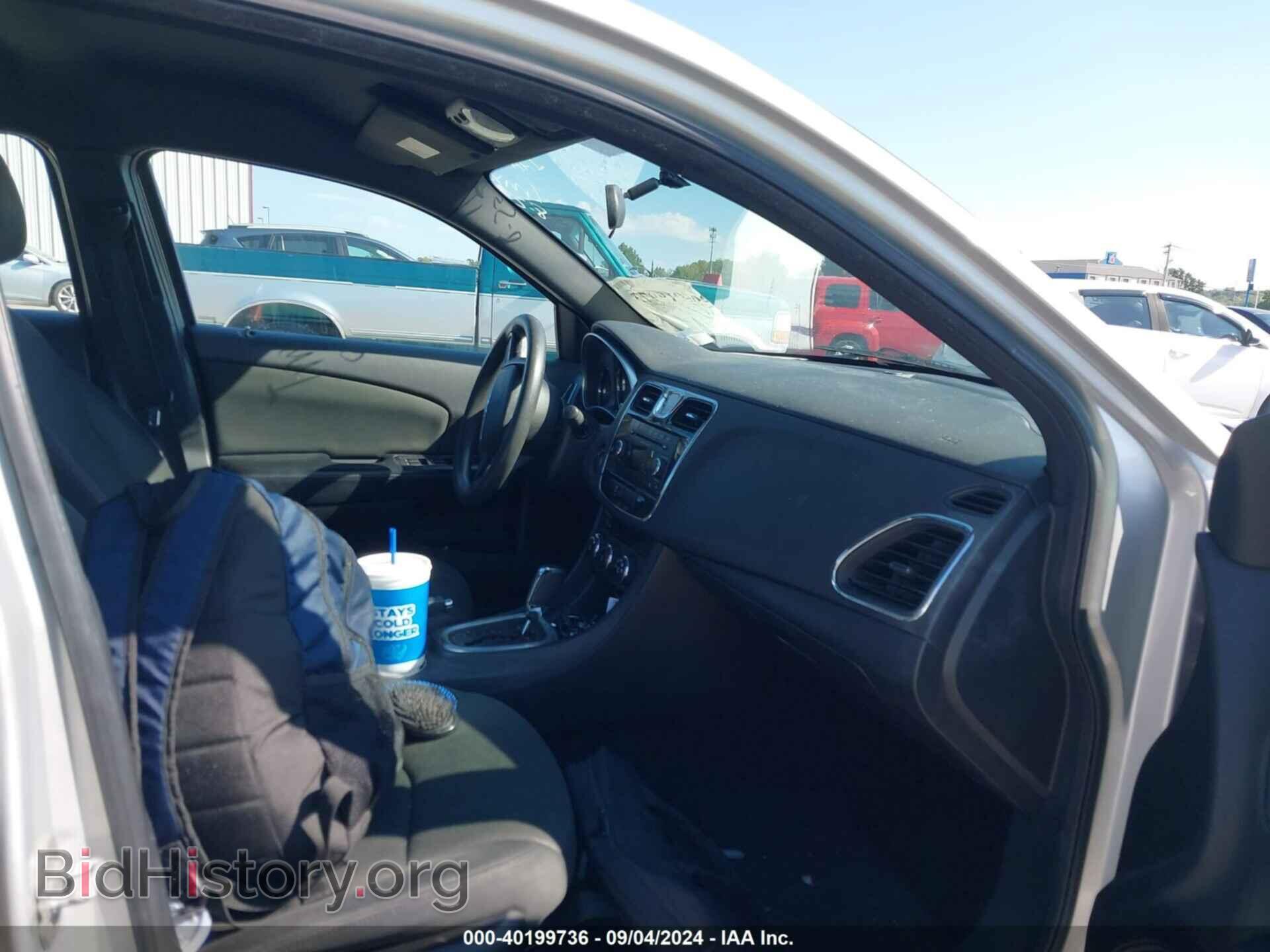 2012 CHRYSLER 200 - VIN: 1C3CCBAB4CN100369 - Фото 5