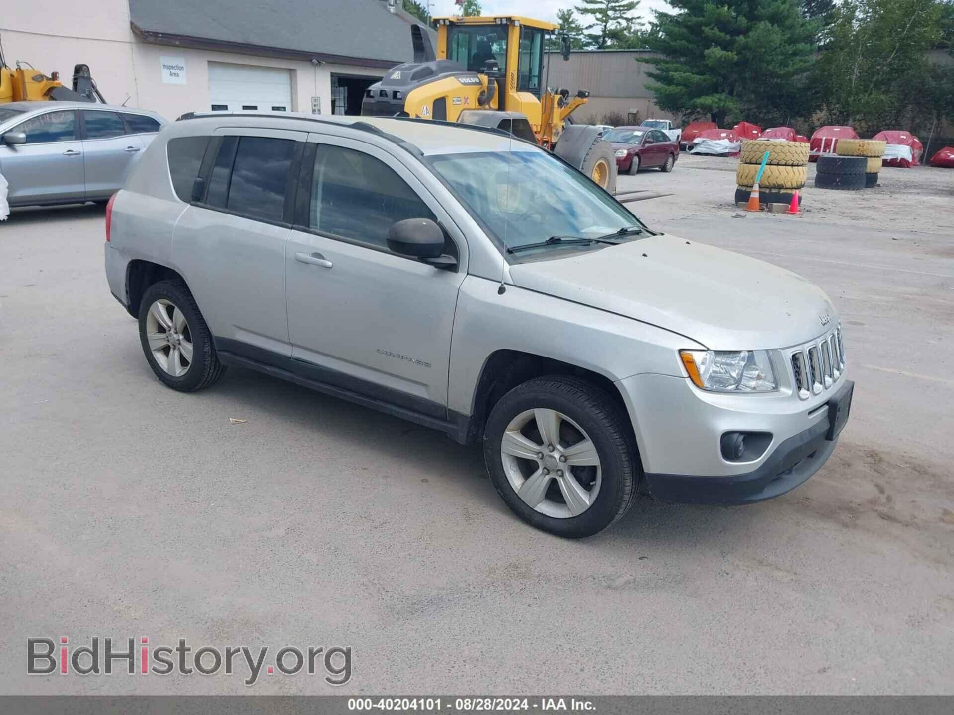 Photo 1J4NF1FB0BD259158 - JEEP COMPASS 2011