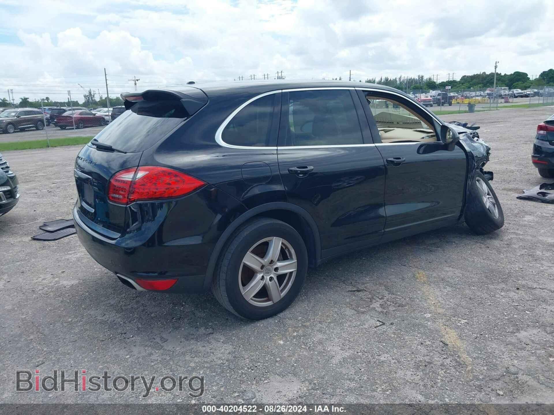 2011 PORSCHE CAYENNE - VIN: WP1AA2A27BLA08626 - Photo 4