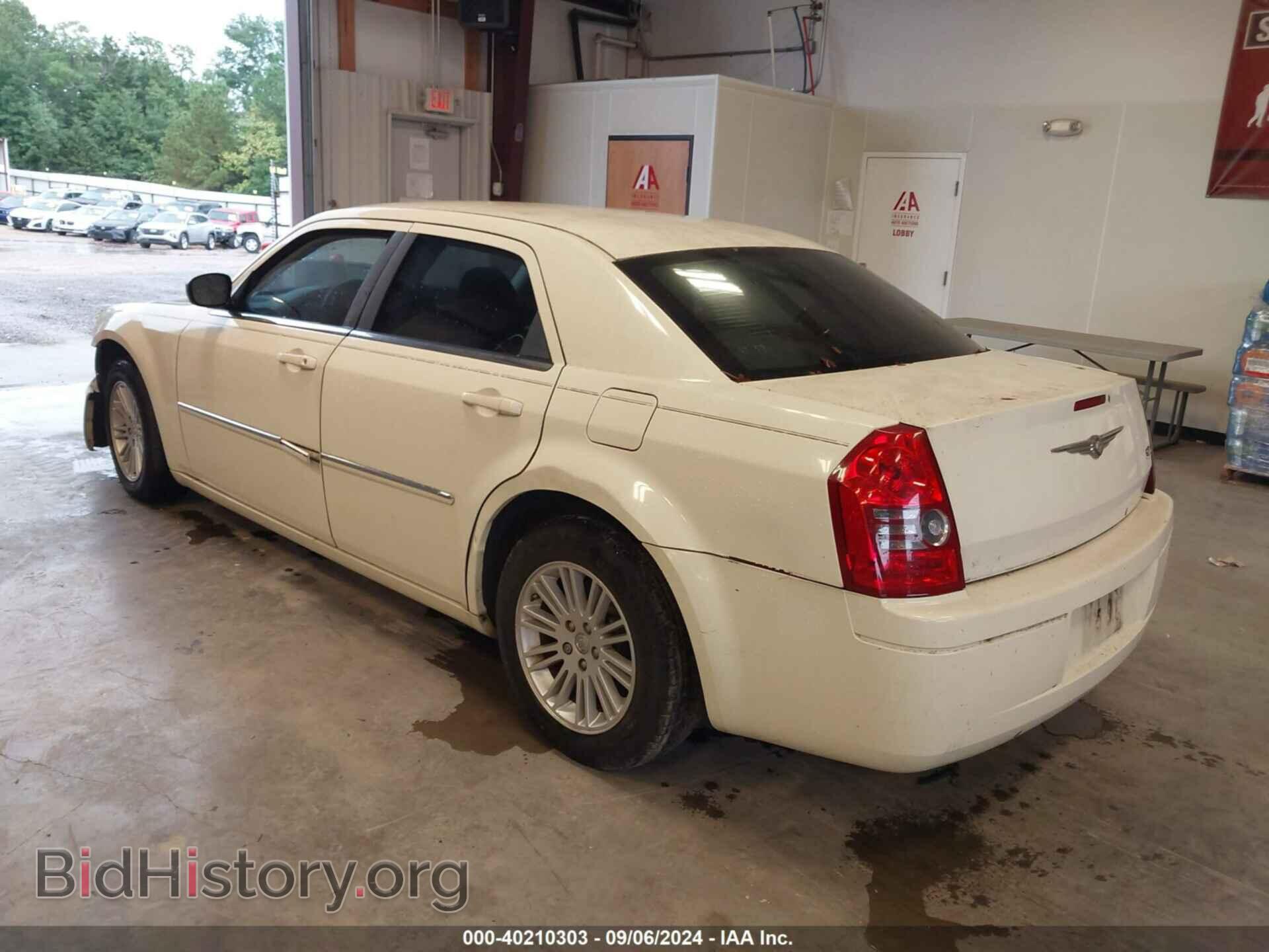 2009 CHRYSLER 300 - VIN: 2C3KA43D59H564803 - Фото 3