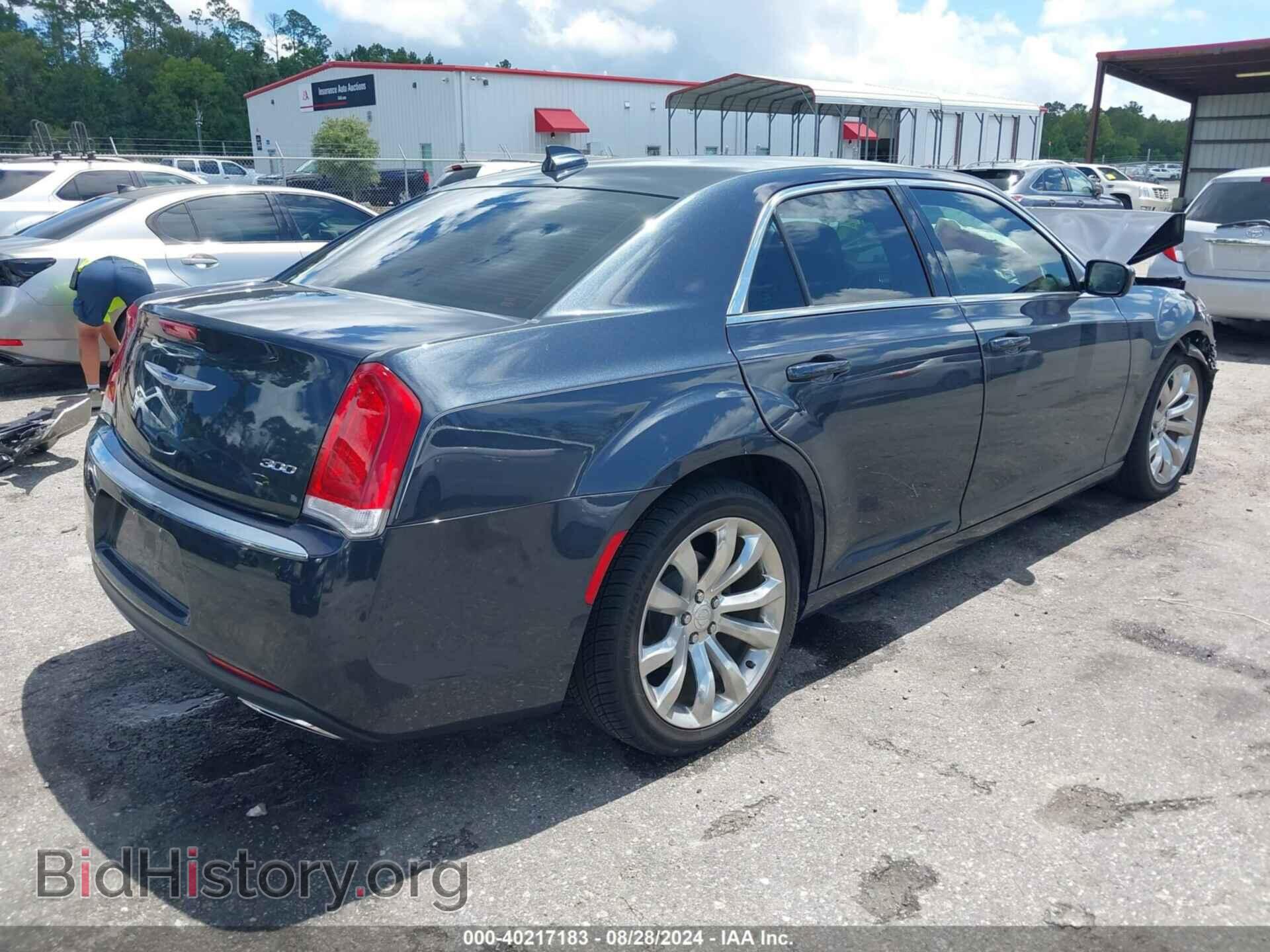 2018 CHRYSLER 300 - VIN: 2C3CCAAG1JH342113 - Фото 4
