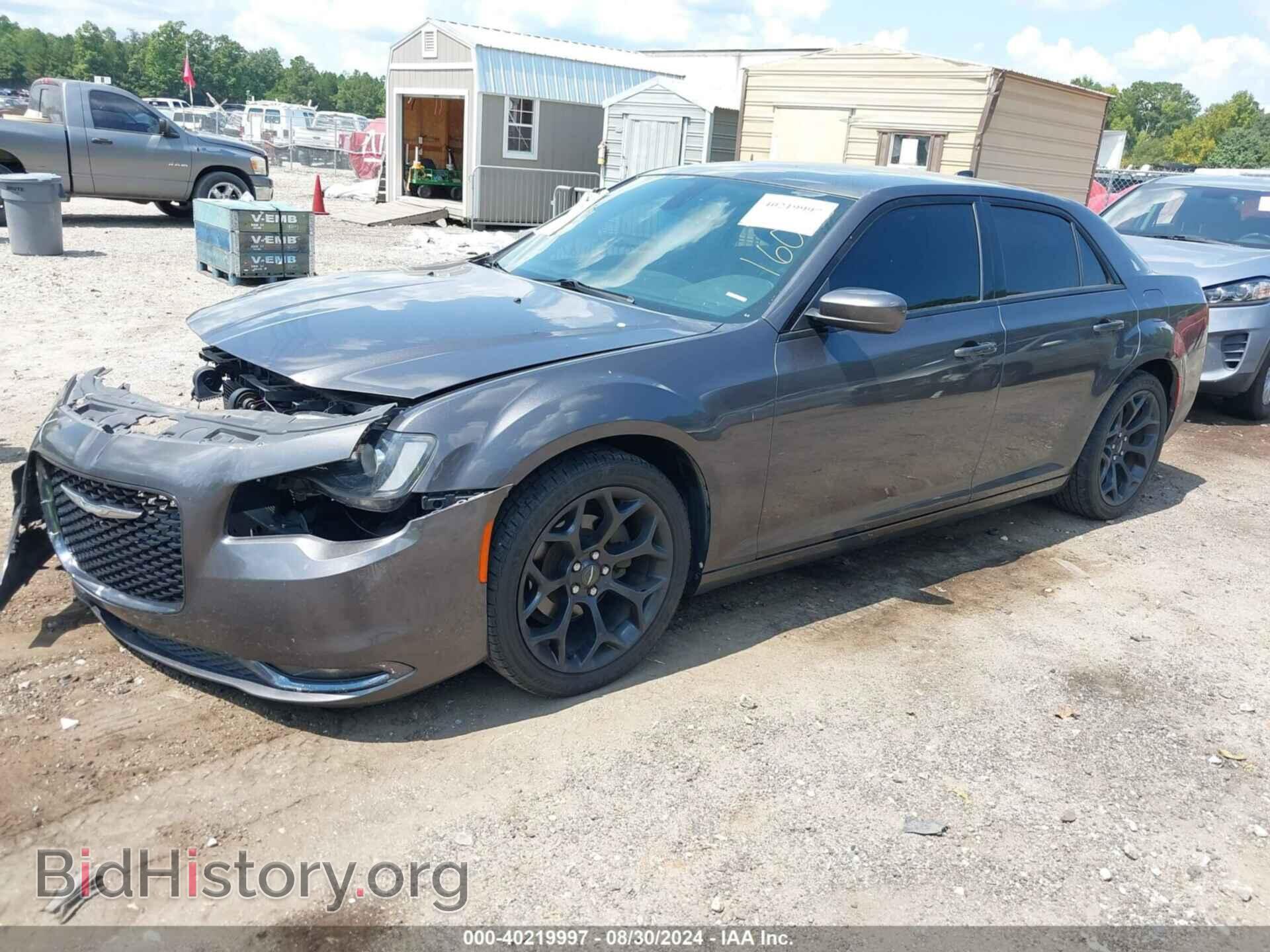 2019 CHRYSLER 300 - VIN: 2C3CCABG9KH537862 - Фото 2
