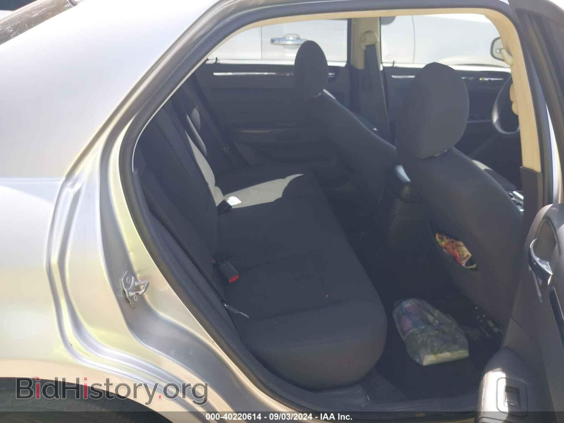 2010 CHRYSLER 300 - VIN: 2C3CA4CD7AH118998 - Фото 8