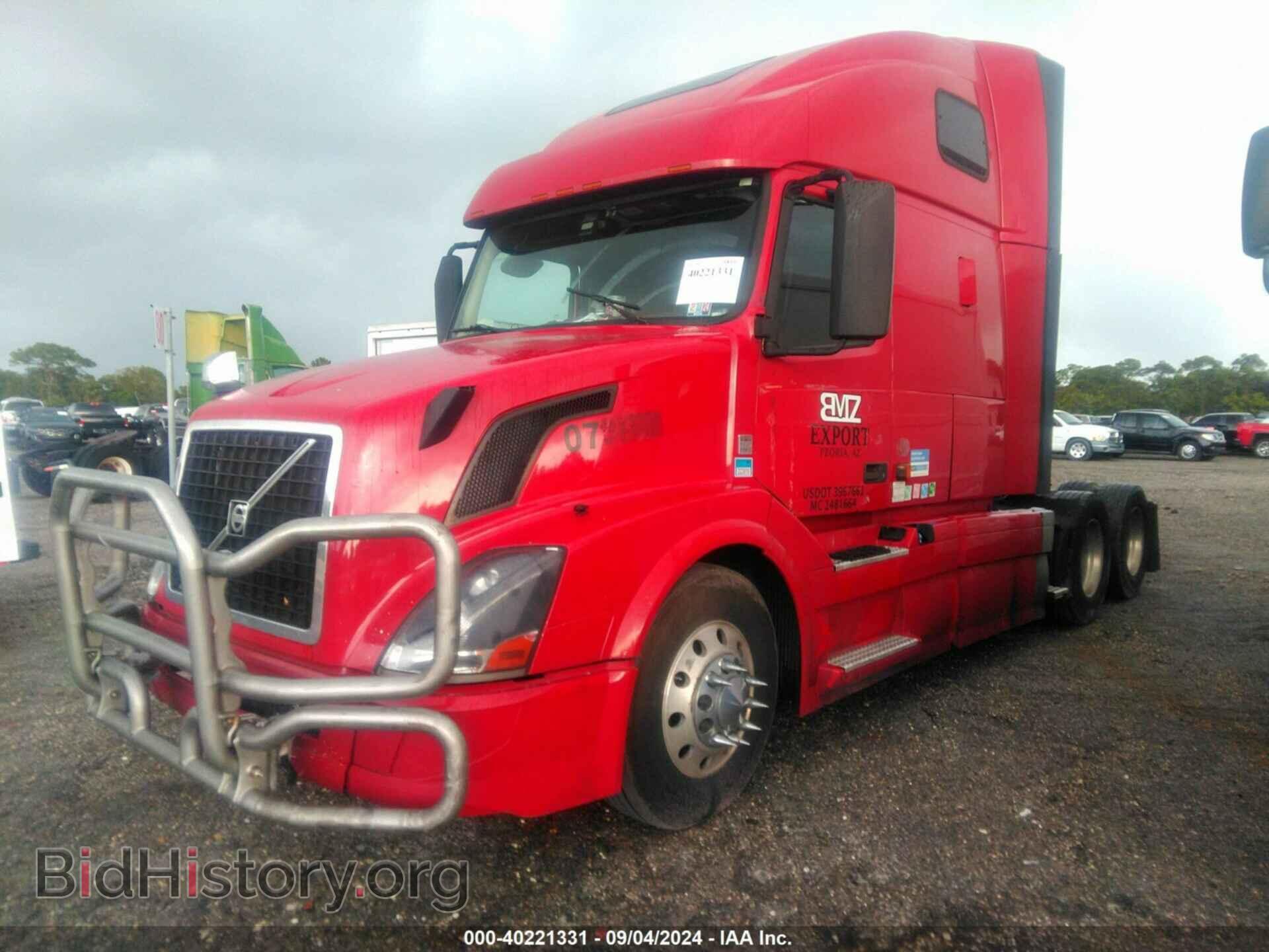 2016 VOLVO VN - VIN: 4V4NC9EHXGN948018 - Фото 2