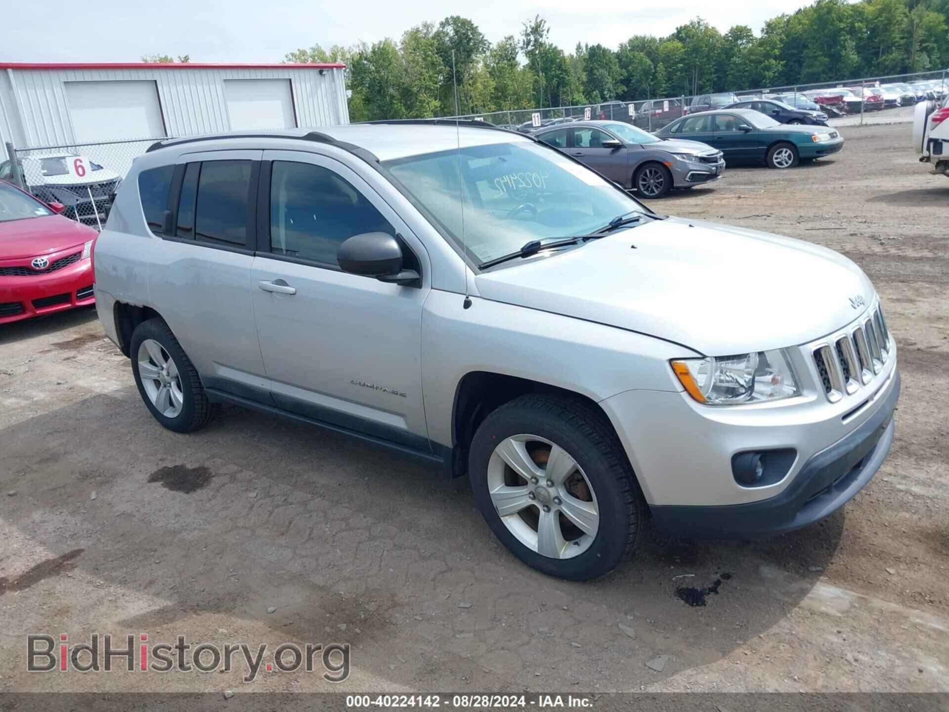 Photo 1J4NT1FBXBD236561 - JEEP COMPASS 2011