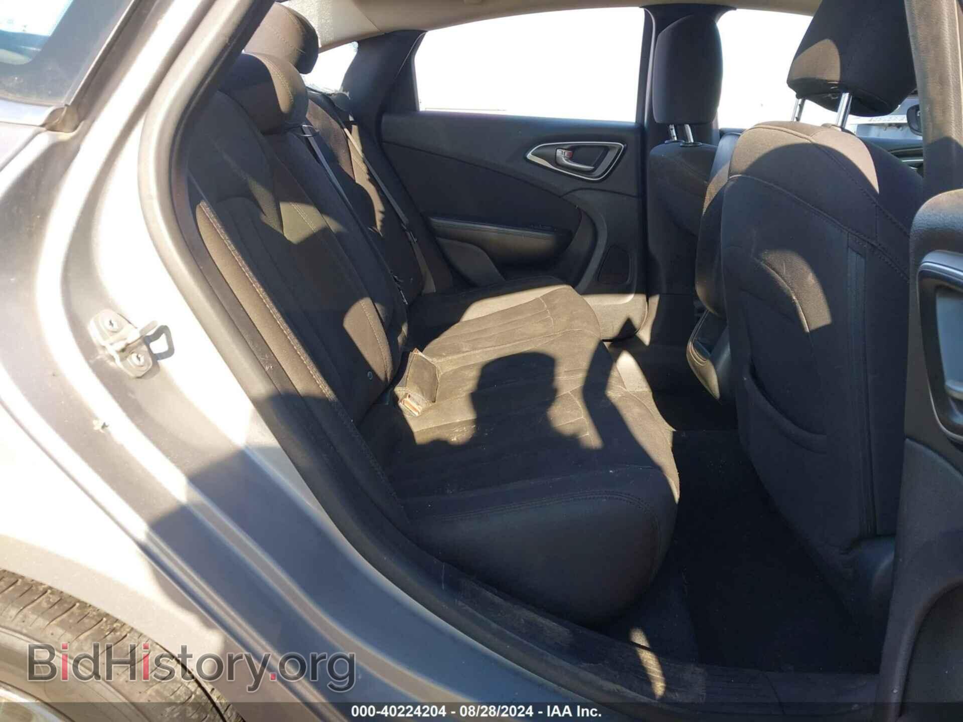 2015 CHRYSLER 200 - VIN: 1C3CCCAB3FN740910 - Фото 8