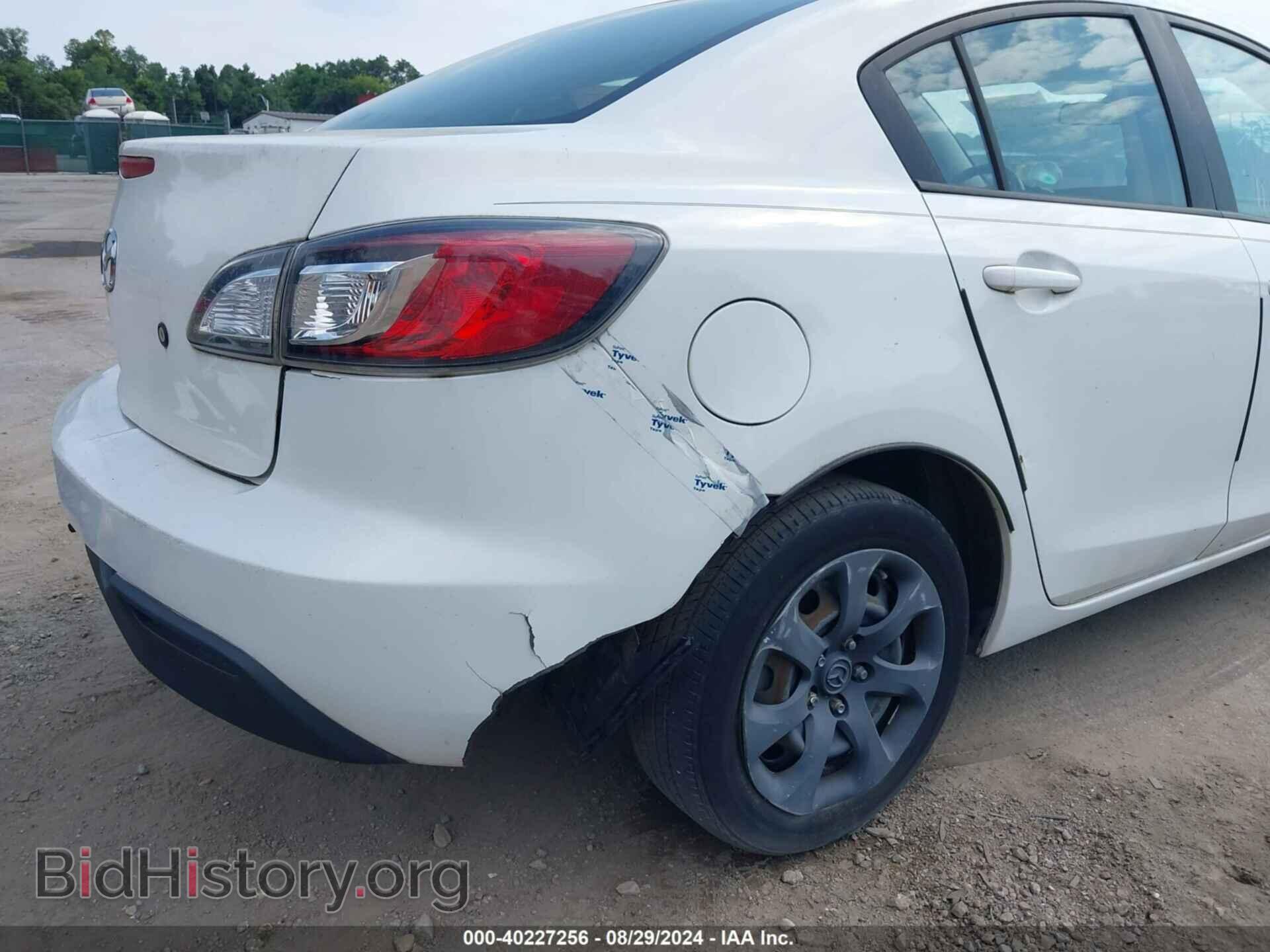 2011 MAZDA MAZDA3 - VIN: JM1BL1UG2B1488894 - Фото 14