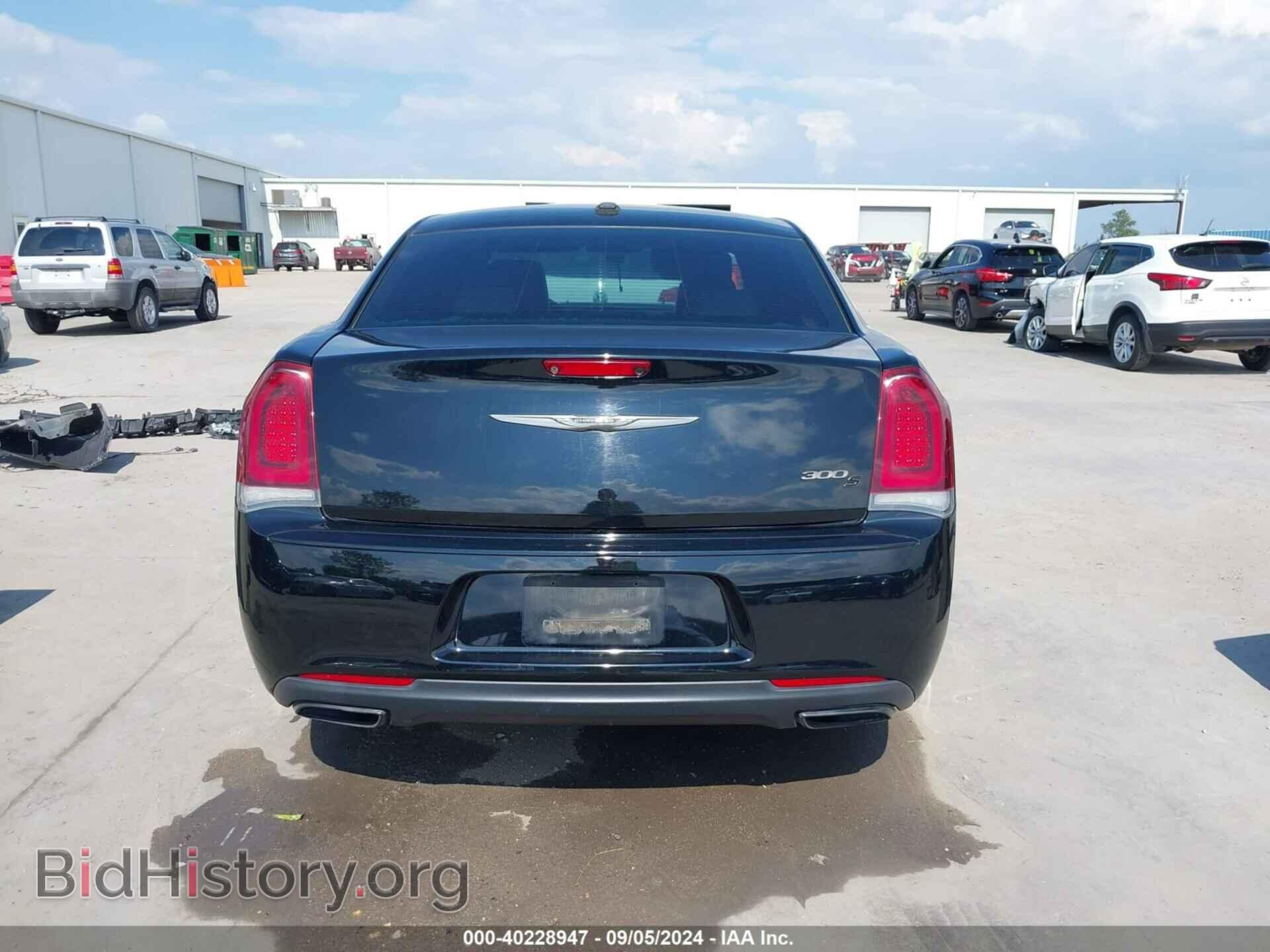 2016 CHRYSLER 300 - VIN: 2C3CCABG9GH322425 - Фото 17