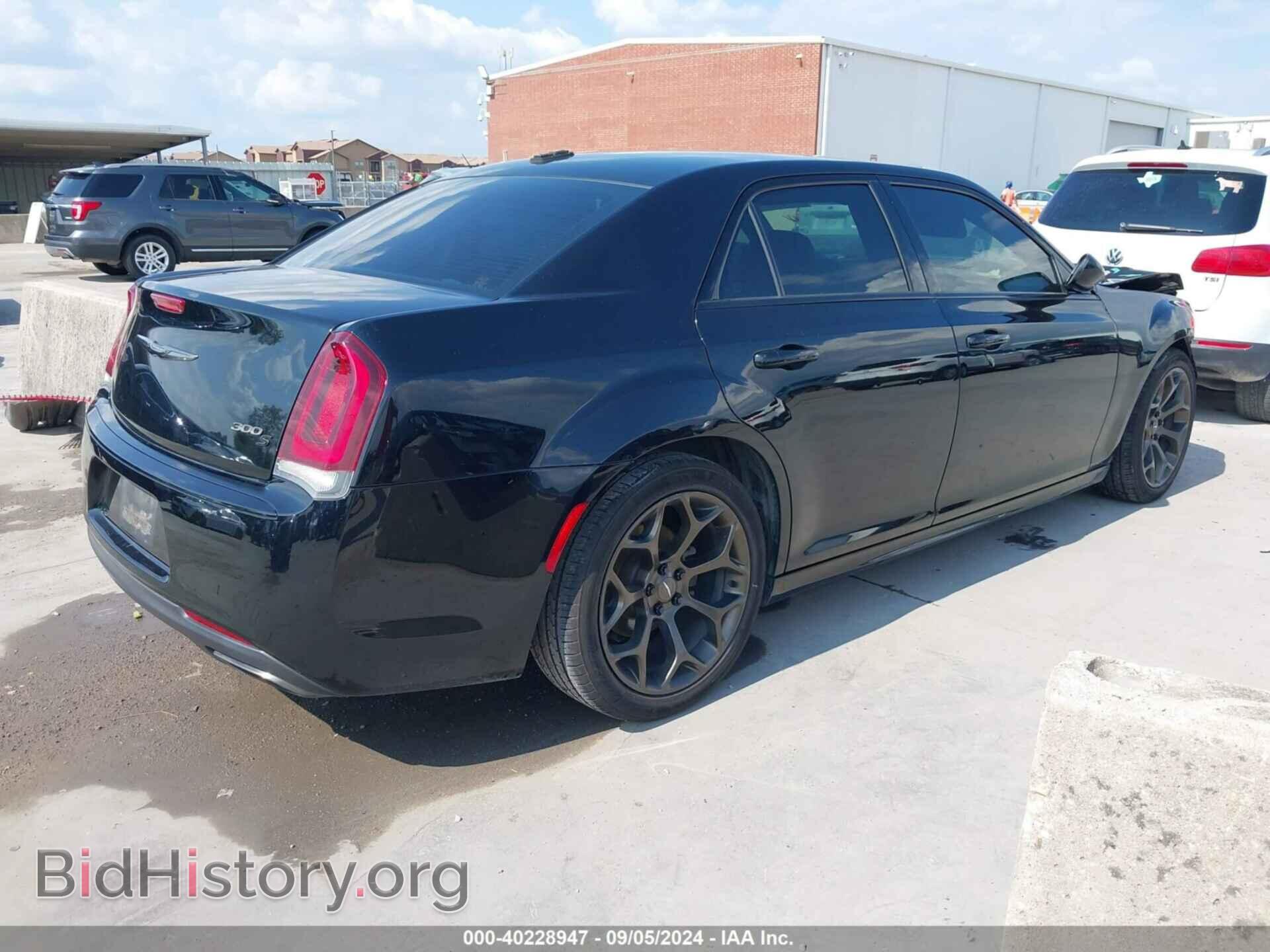 2016 CHRYSLER 300 - VIN: 2C3CCABG9GH322425 - Фото 4