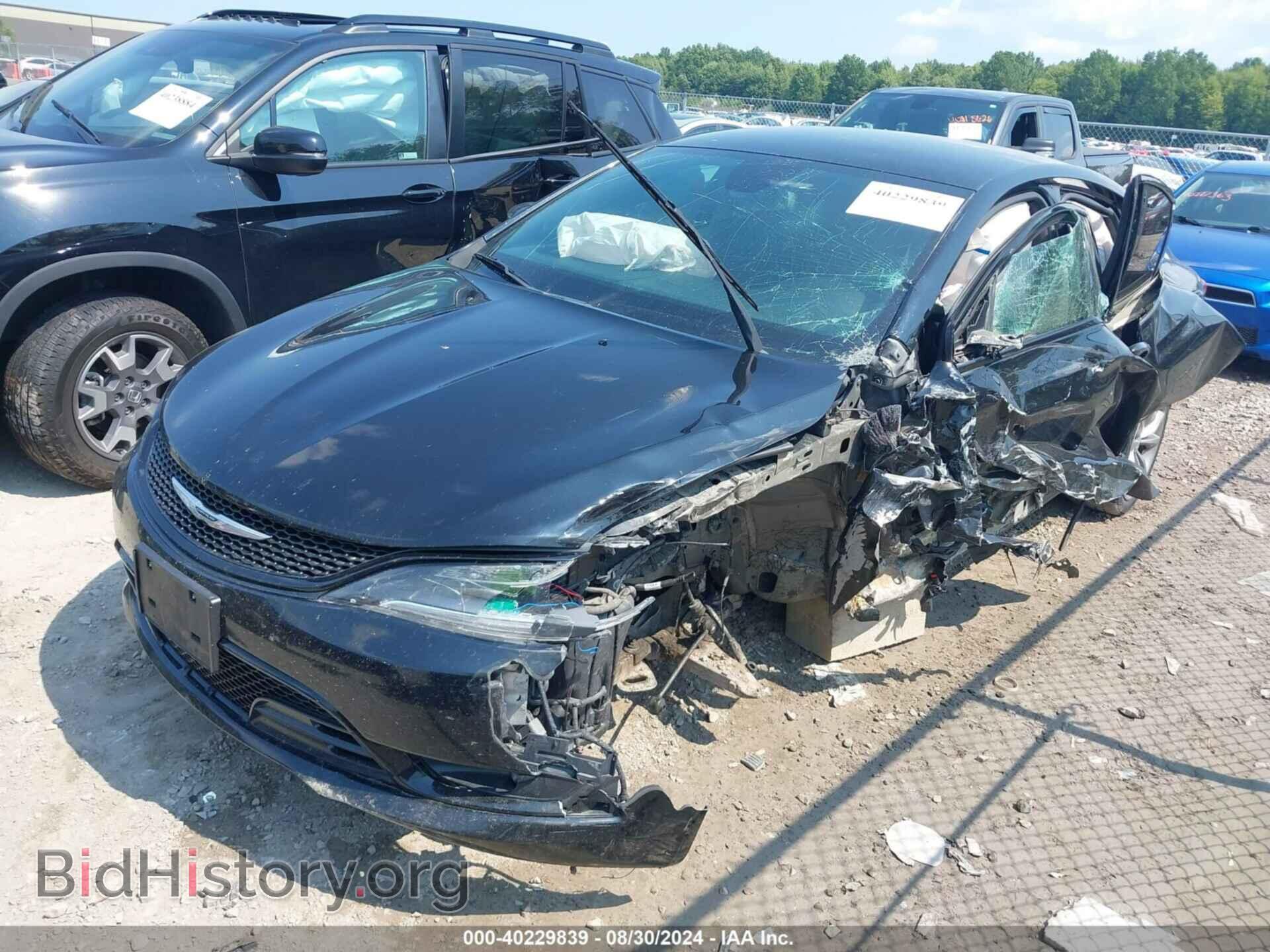 2016 CHRYSLER 200 - VIN: 1C3CCCDGXGN126204 - Фото 2