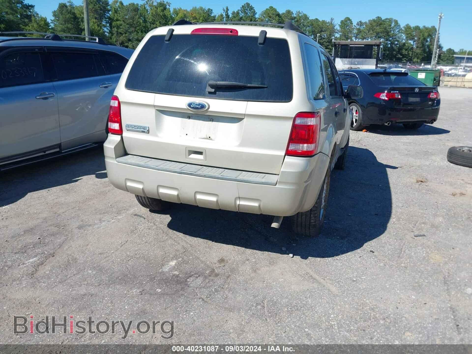 2011 FORD ESCAPE - VIN: 1FMCU0D75BKA60867 - Фото 4