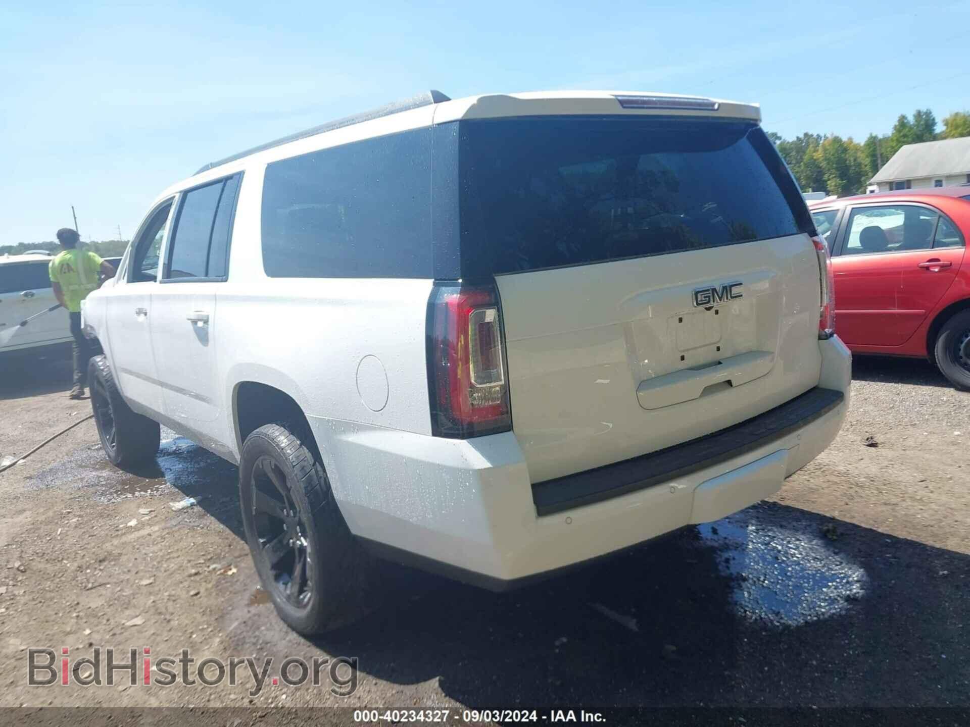 2016 GMC YUKON XL - VIN: 1GKS2FKC4GR477778 - Фото 3
