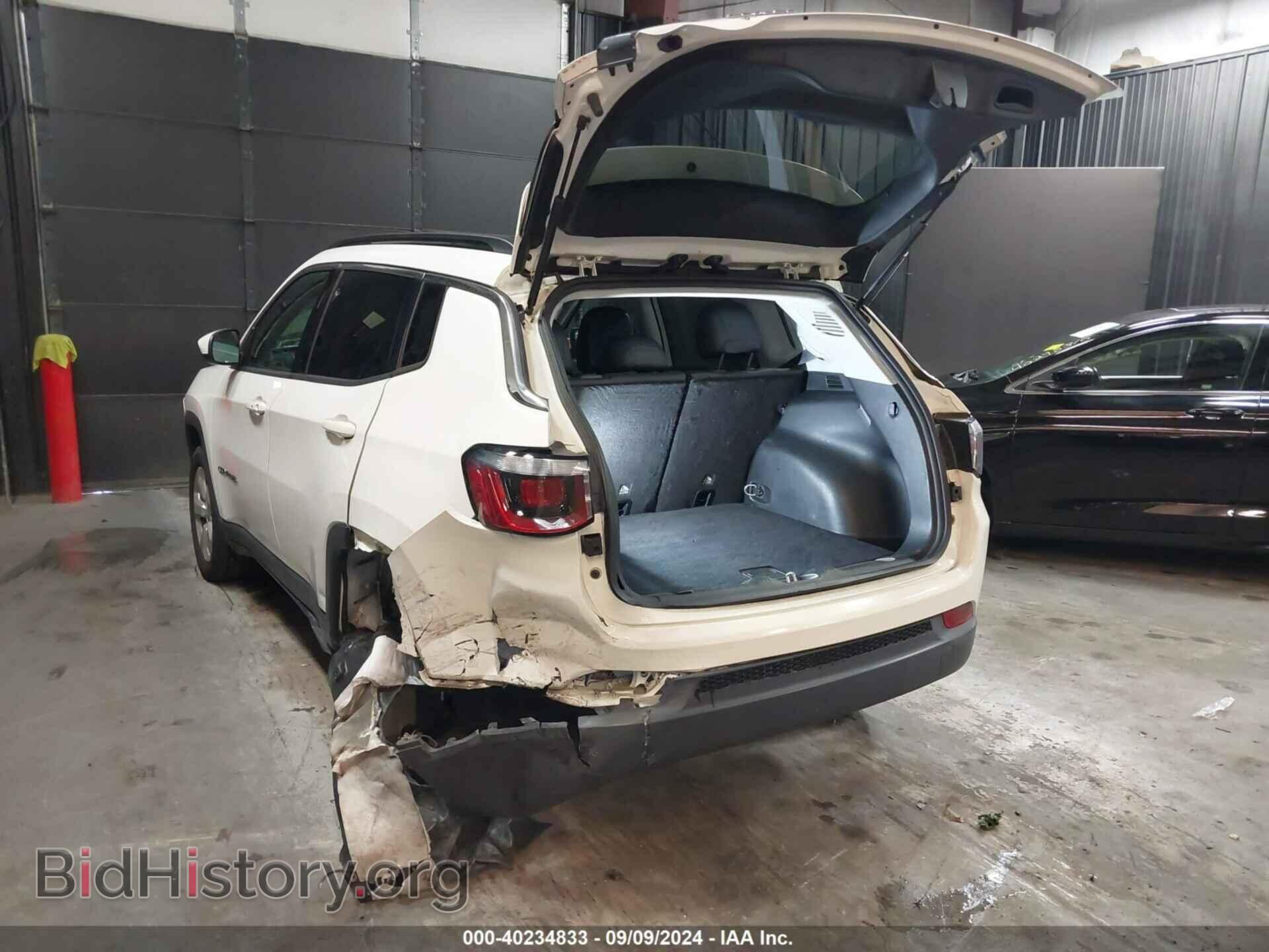 2018 JEEP COMPASS - VIN: 3C4NJDBB2JT206160 - Фото 3
