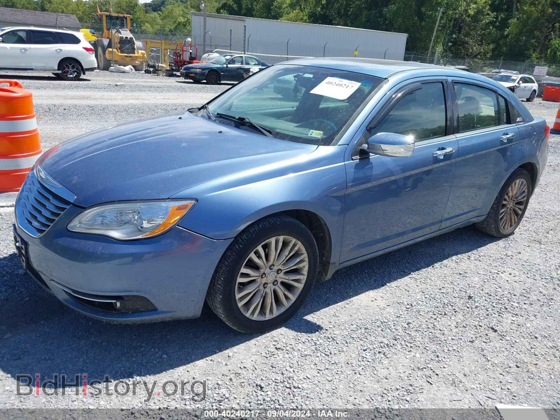 2011 CHRYSLER 200 - VIN: 1C3BC2FG7BN618703 - Фото 2