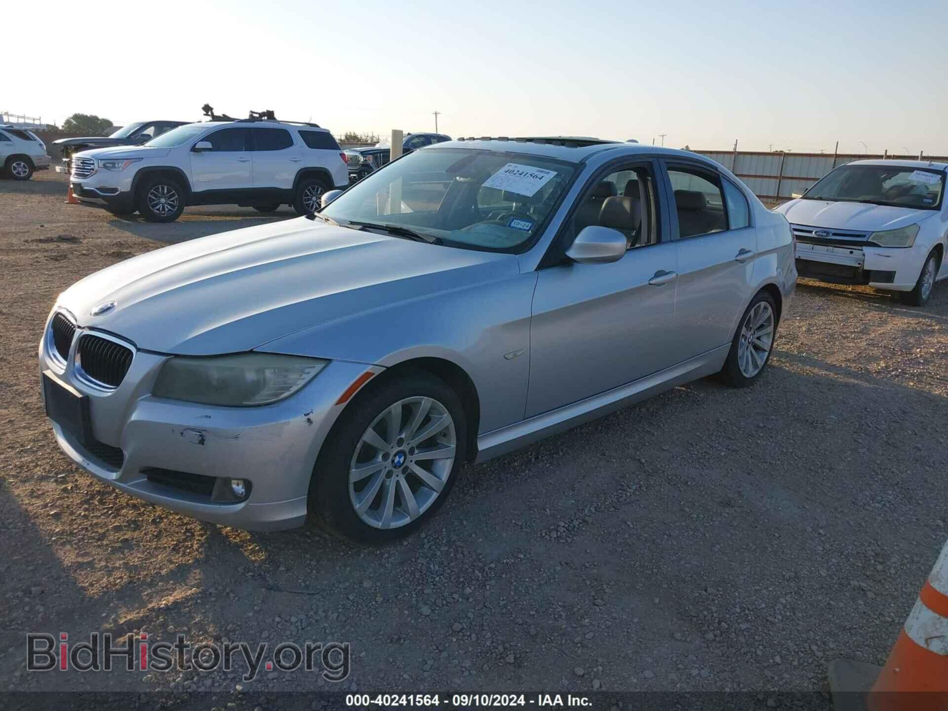 2011 BMW 328I - VIN: WBAPH7C55BE131158 - Фото 2