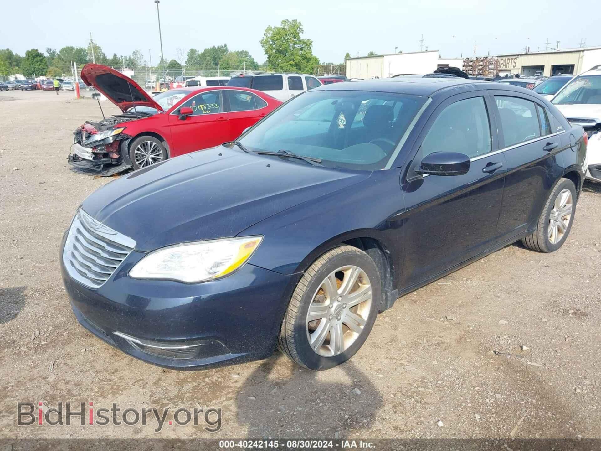 2012 CHRYSLER 200 - VIN: 1C3CCBBBXCN107440 - Фото 2