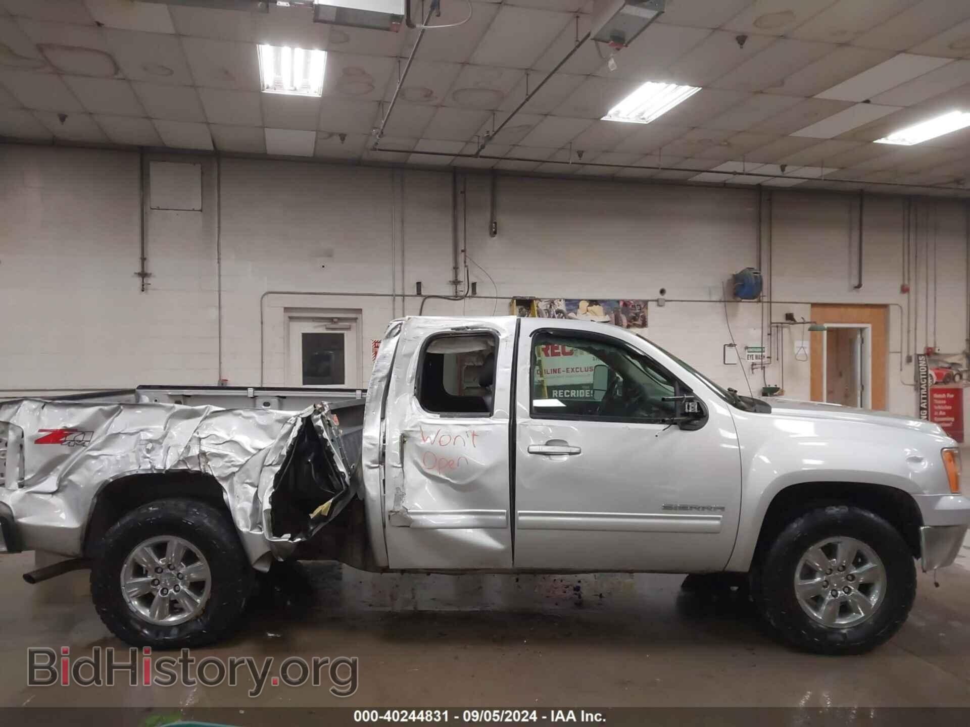 2011 GMC SIERRA 1500 - VIN: 1GTR2WE33BZ277084 - Фото 13