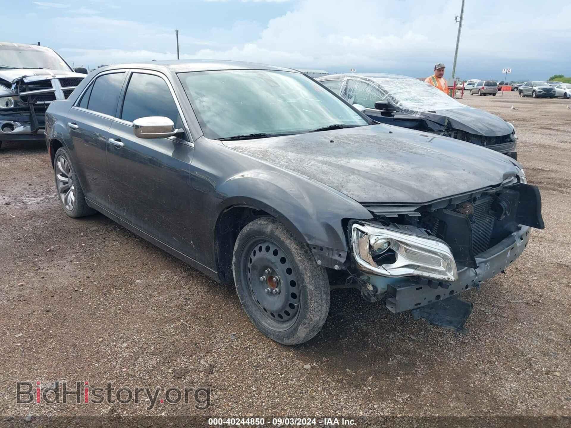 Фотография 2C3CCAEG7KH704358 - CHRYSLER 300 2019