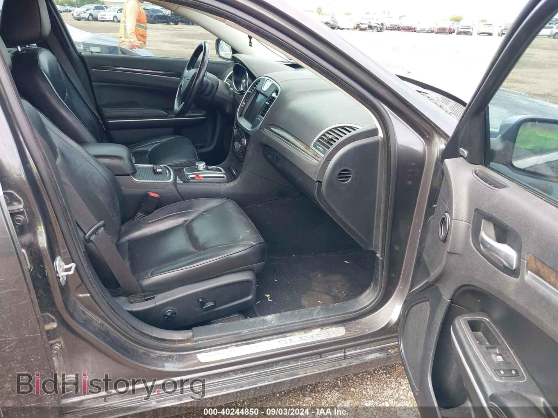 2019 CHRYSLER 300 - VIN: 2C3CCAEG7KH704358 - Фото 5
