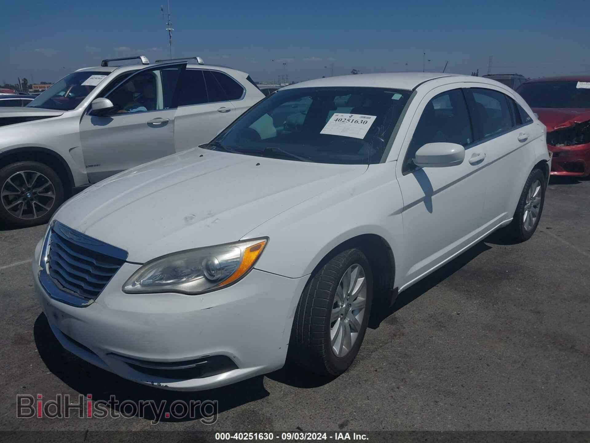 2014 CHRYSLER 200 - VIN: 1C3CCBBG4EN107061 - Фото 2