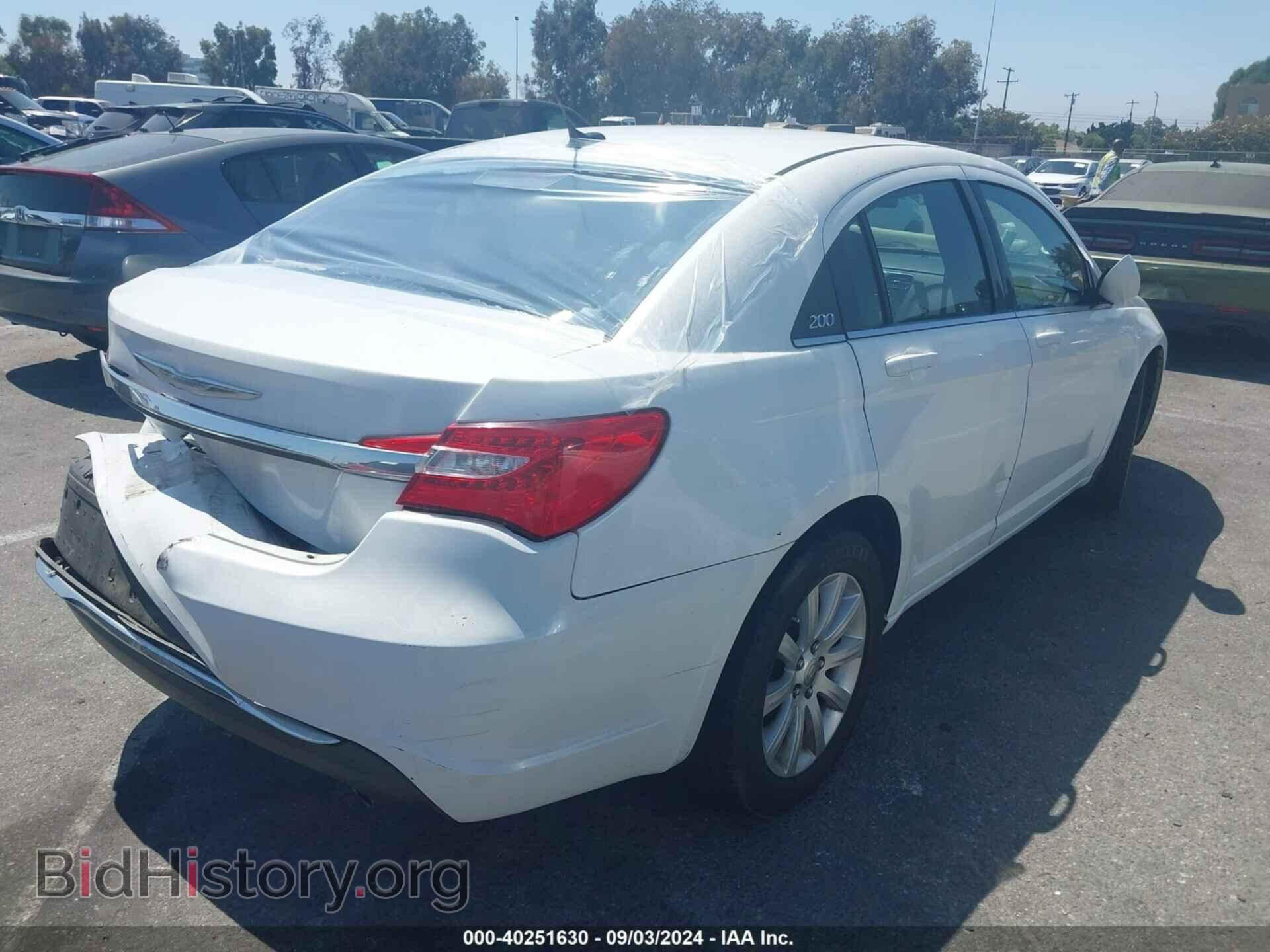 2014 CHRYSLER 200 - VIN: 1C3CCBBG4EN107061 - Фото 4