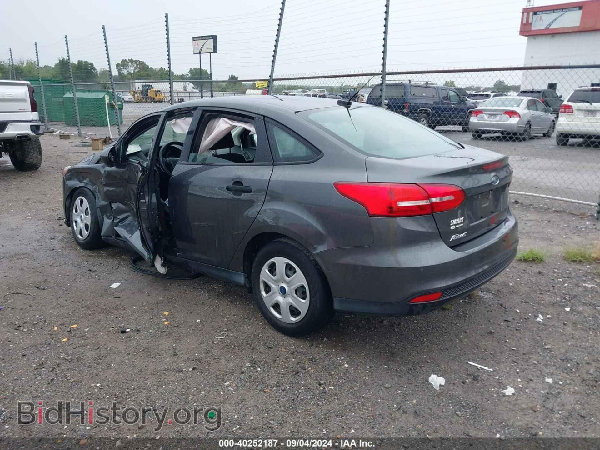 2017 FORD FOCUS - VIN: 1FADP3E2XHL322640 - Фото 3
