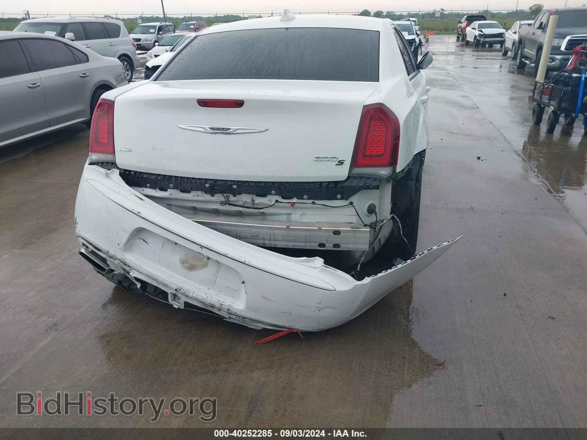 2019 CHRYSLER 300 - VIN: 2C3CCAGG5KH569801 - Фото 6