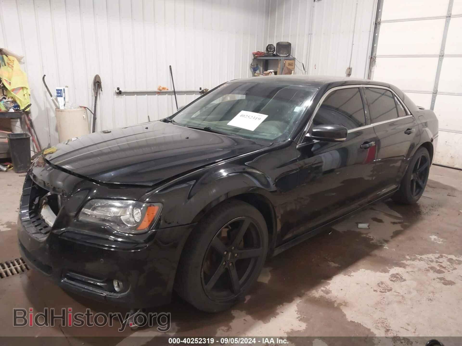 2012 CHRYSLER 300 - VIN: 2C3CCABG3CH272776 - Фото 2