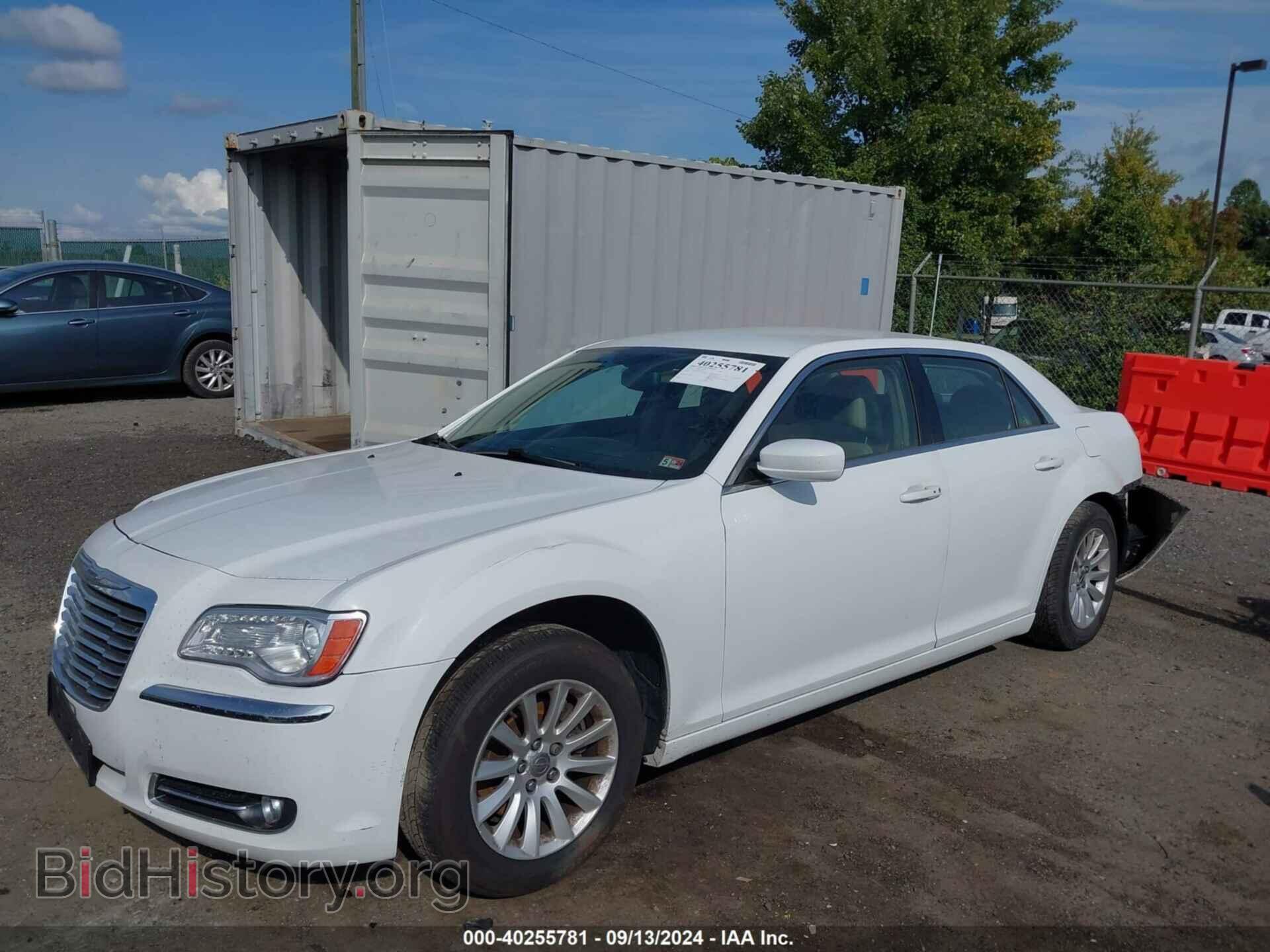 2014 CHRYSLER 300 - VIN: 2C3CCAAG6EH301532 - Фото 2